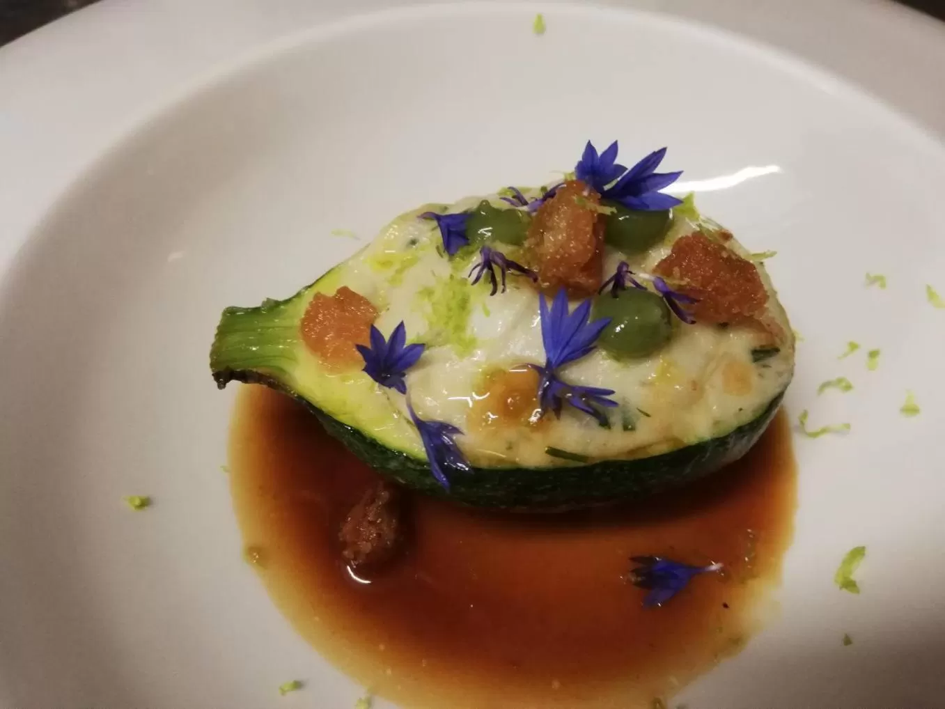 Meals in Logis Hôtel Les Airelles Neufchâtel En Bray