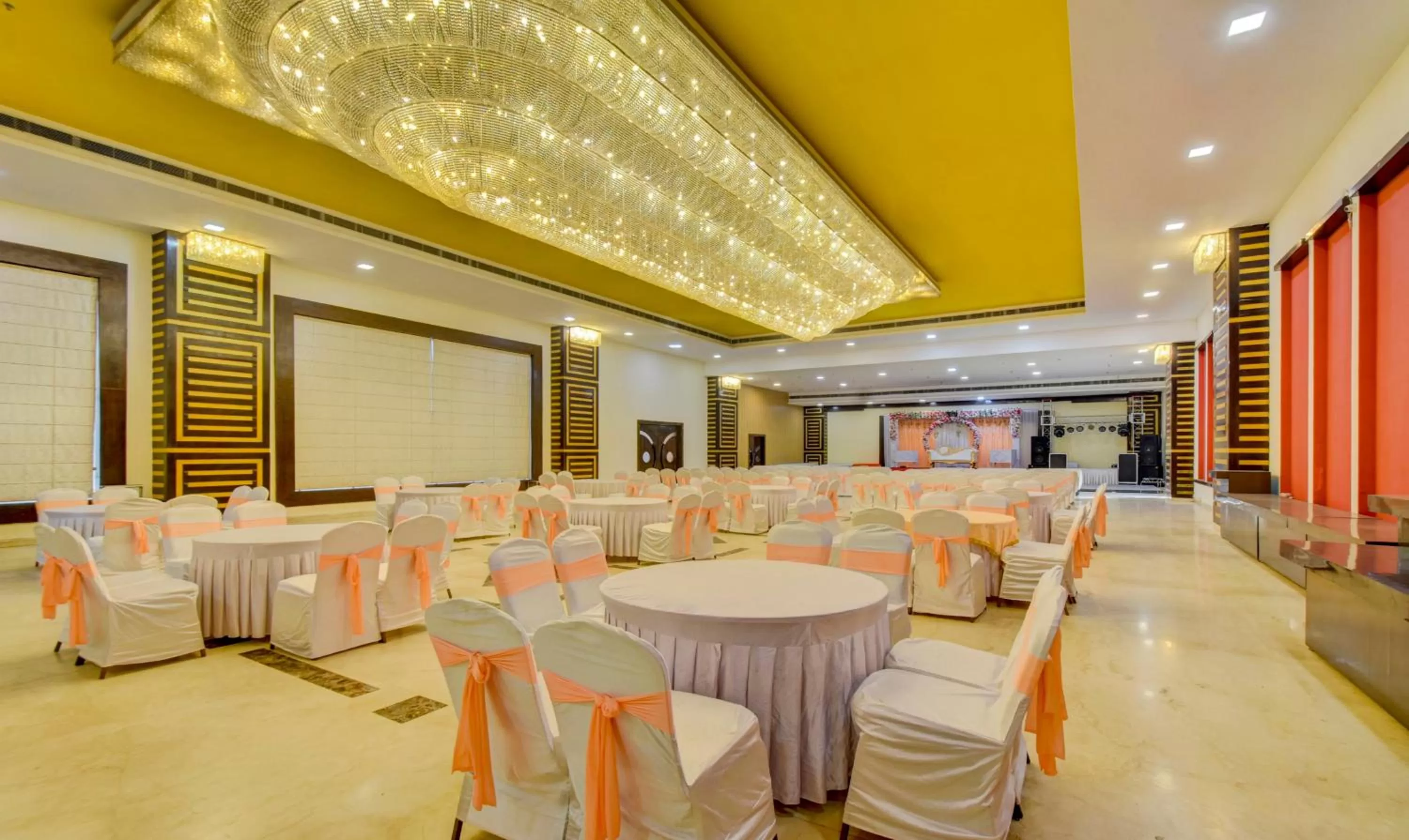 Banquet/Function facilities in Treebo Elysee, Patel Nagar