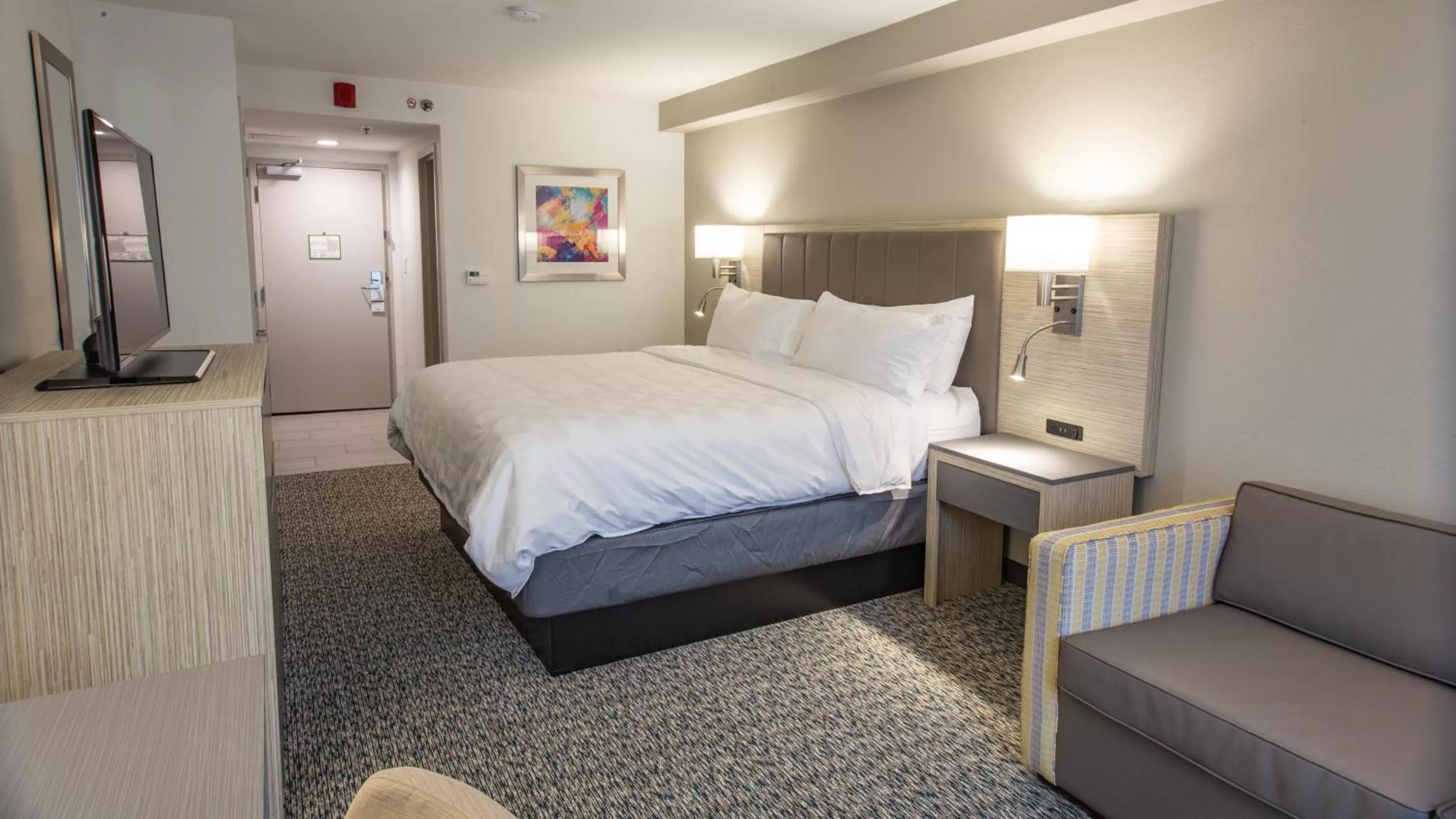 King Room - Hearing Accessible - Non-Smoking in Holiday Inn Knoxville N - Merchant Drive by IHG