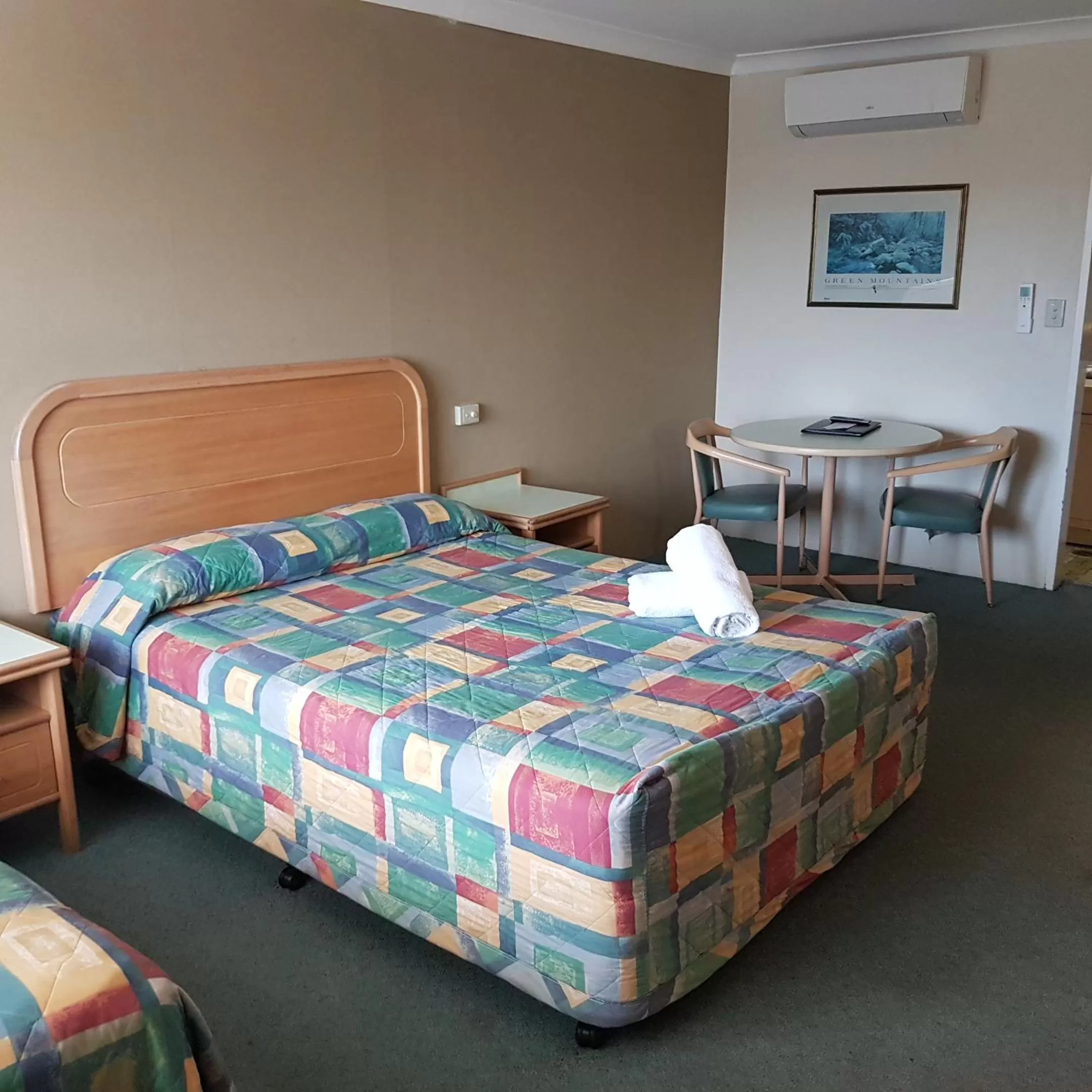 Superior 2-Bedroom Family Room in Chelsea Motor Inn