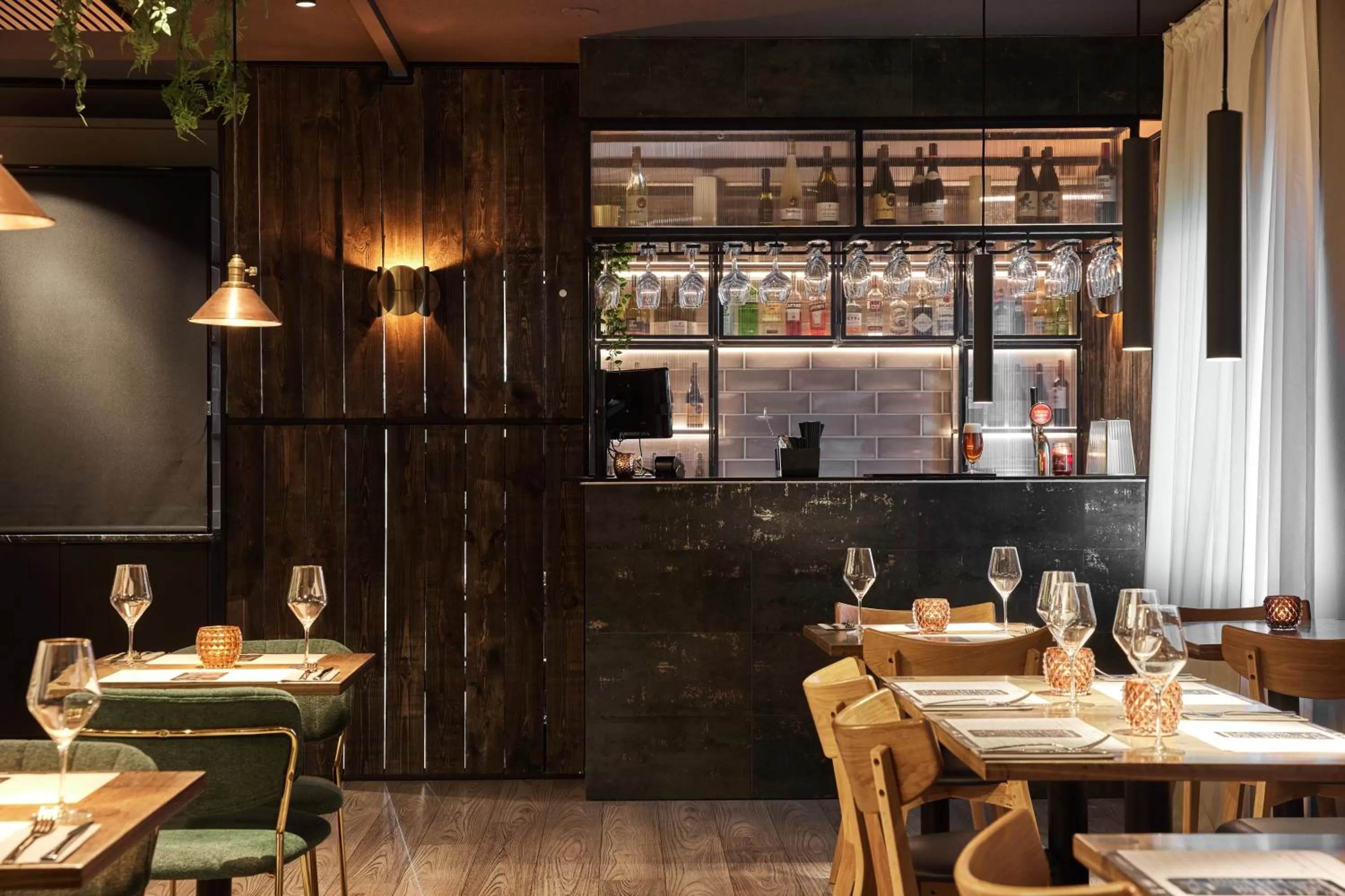 Restaurant/places to eat in Konvin Hotel by Reykjavik Keflavik Airport