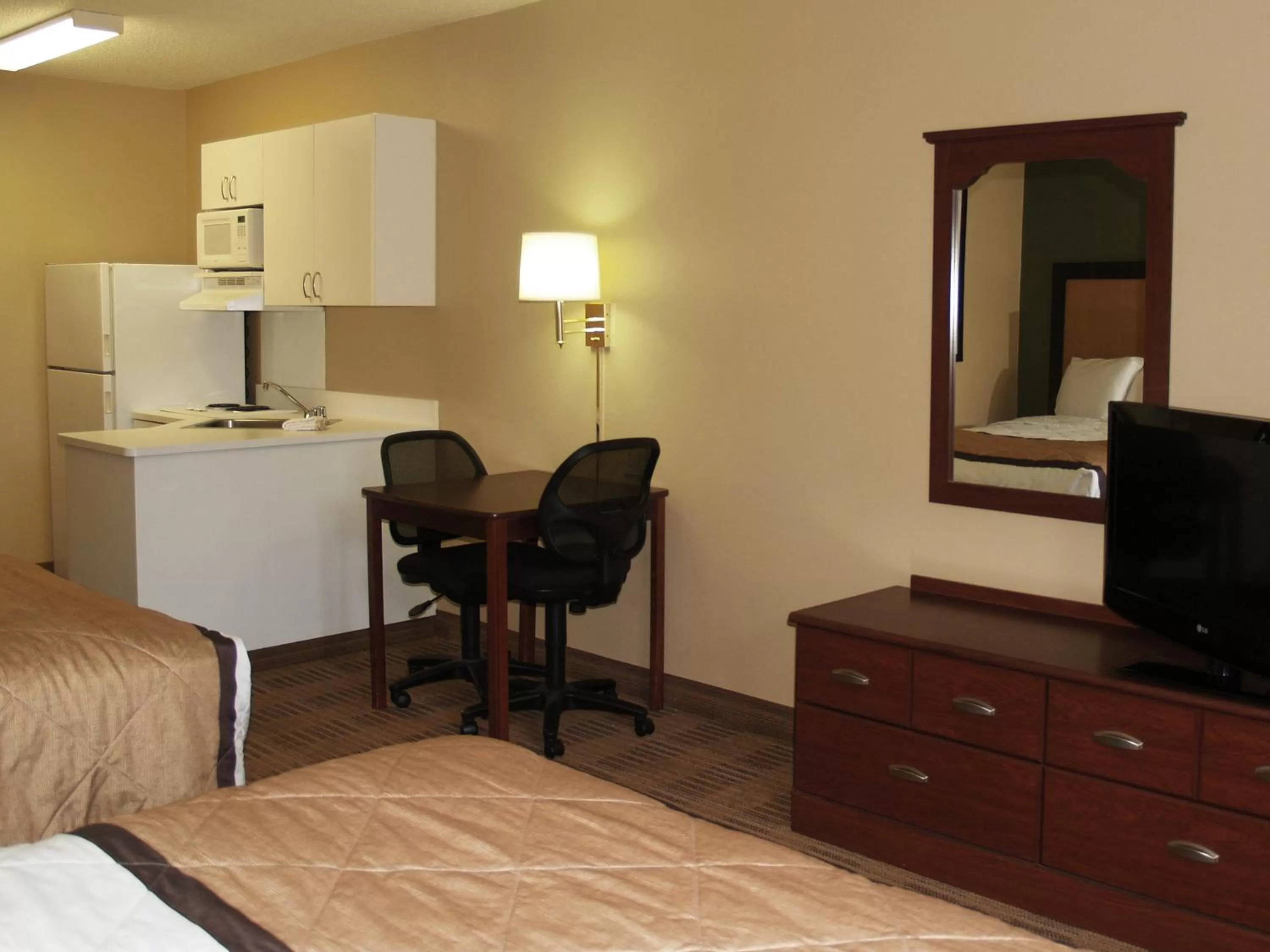 TV and multimedia, Bed in Extended Stay America Suites - Fishkill - Westage Center