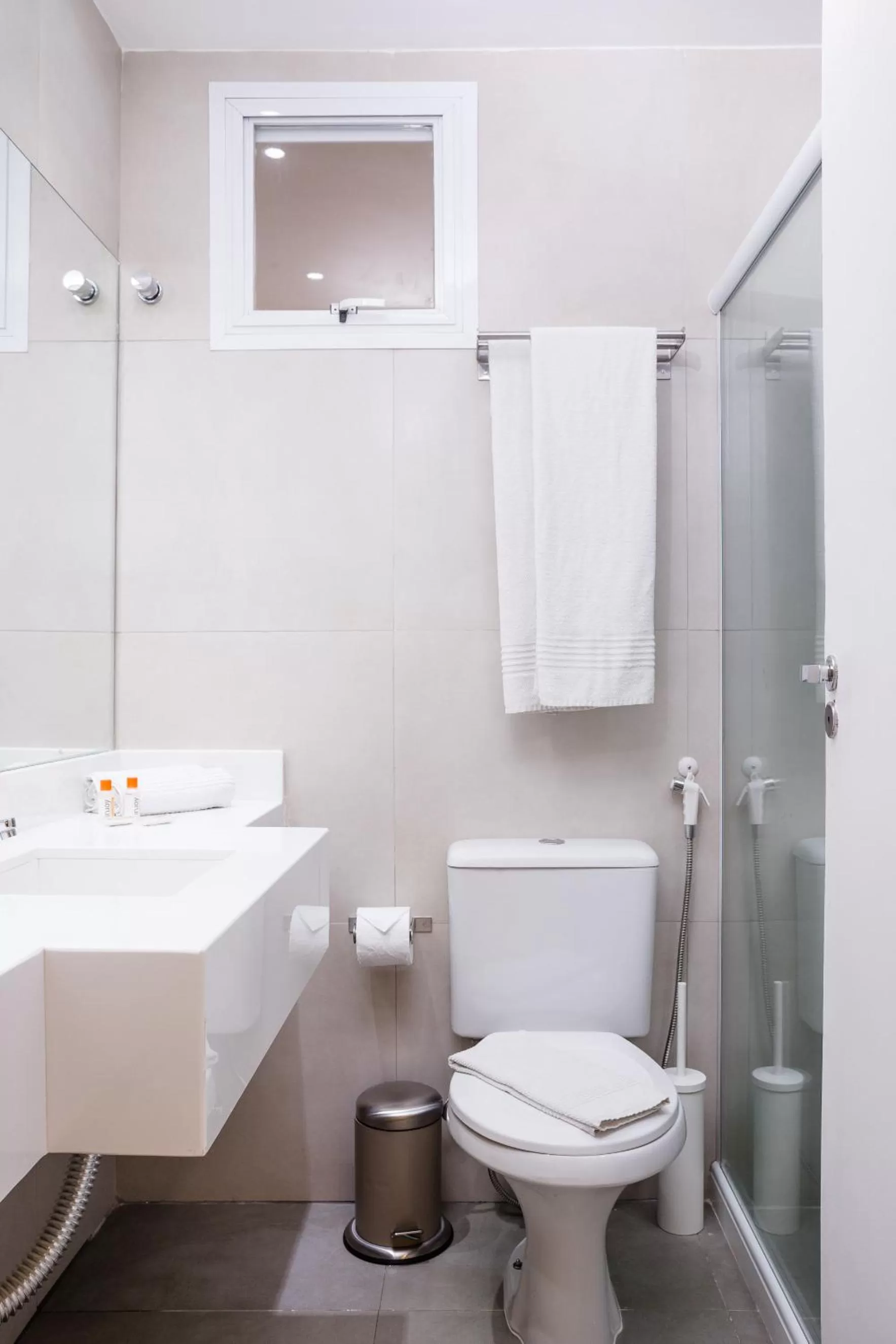 Toilet, Bathroom in Injoy Lofts Ipanema