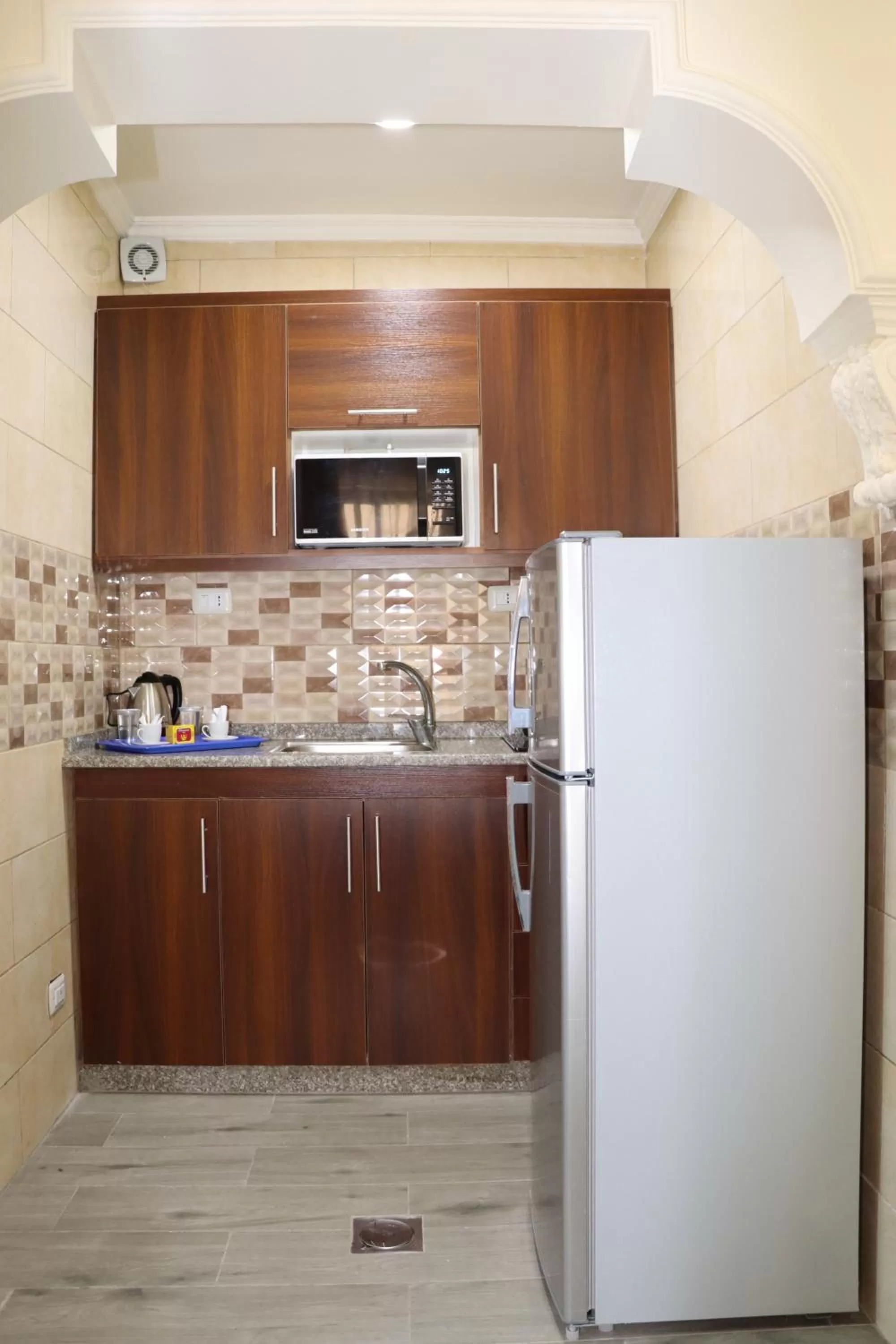 Kitchen/Kitchenette in Al Jamal Suites