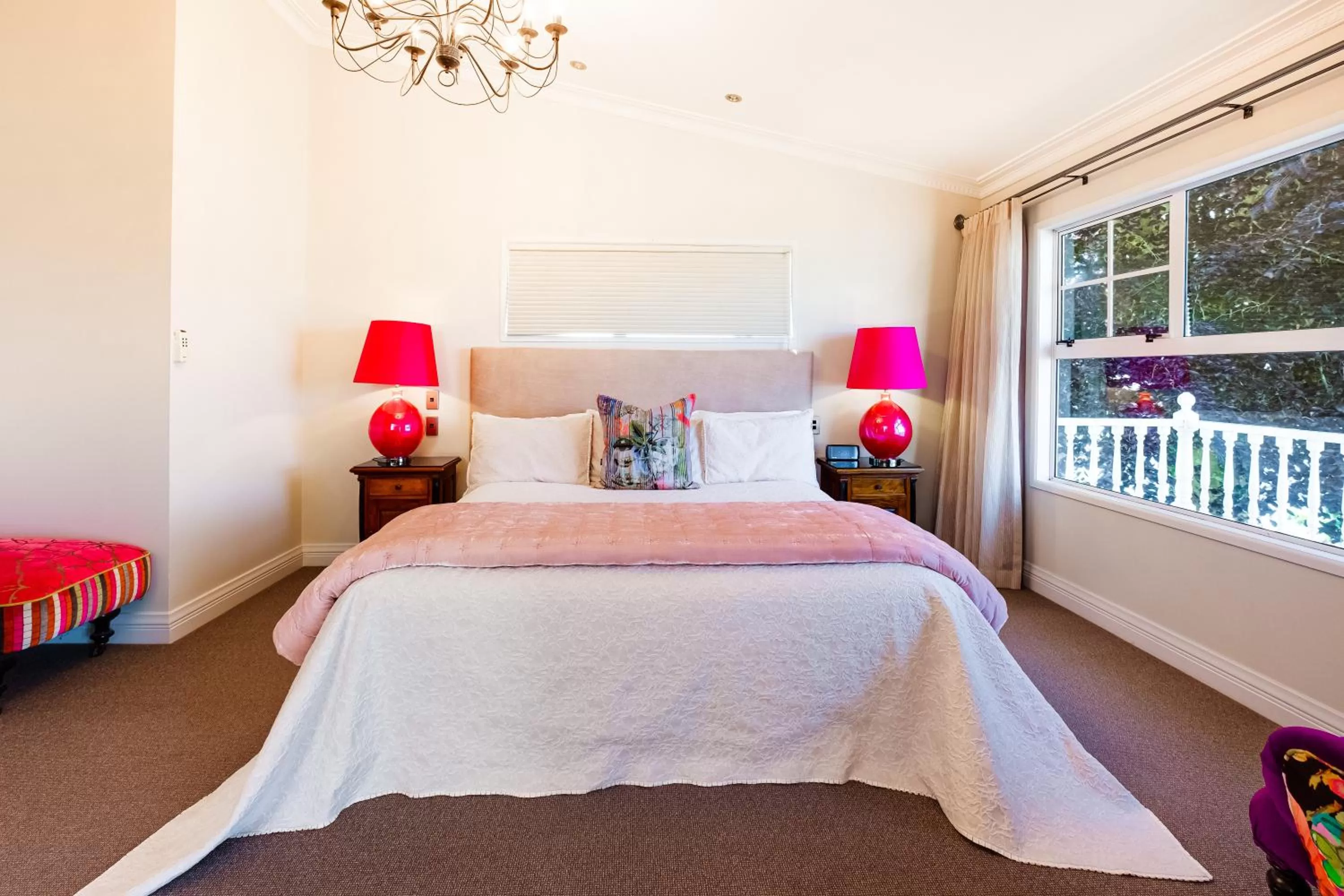 Bedroom, Bed in On The Point - Lake Rotorua