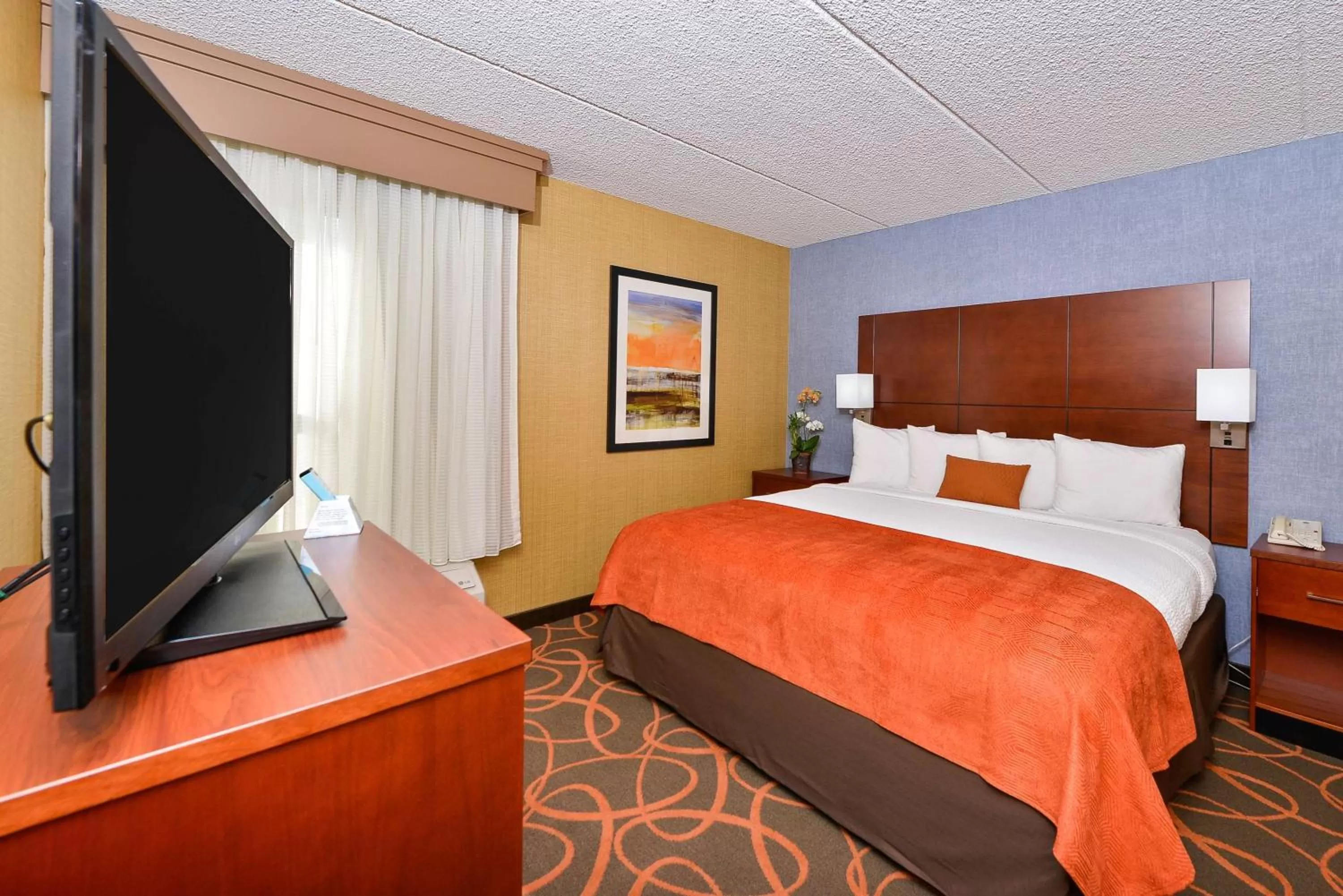 Bedroom, Bed in Best Western Plus Fresno Airport Hotel