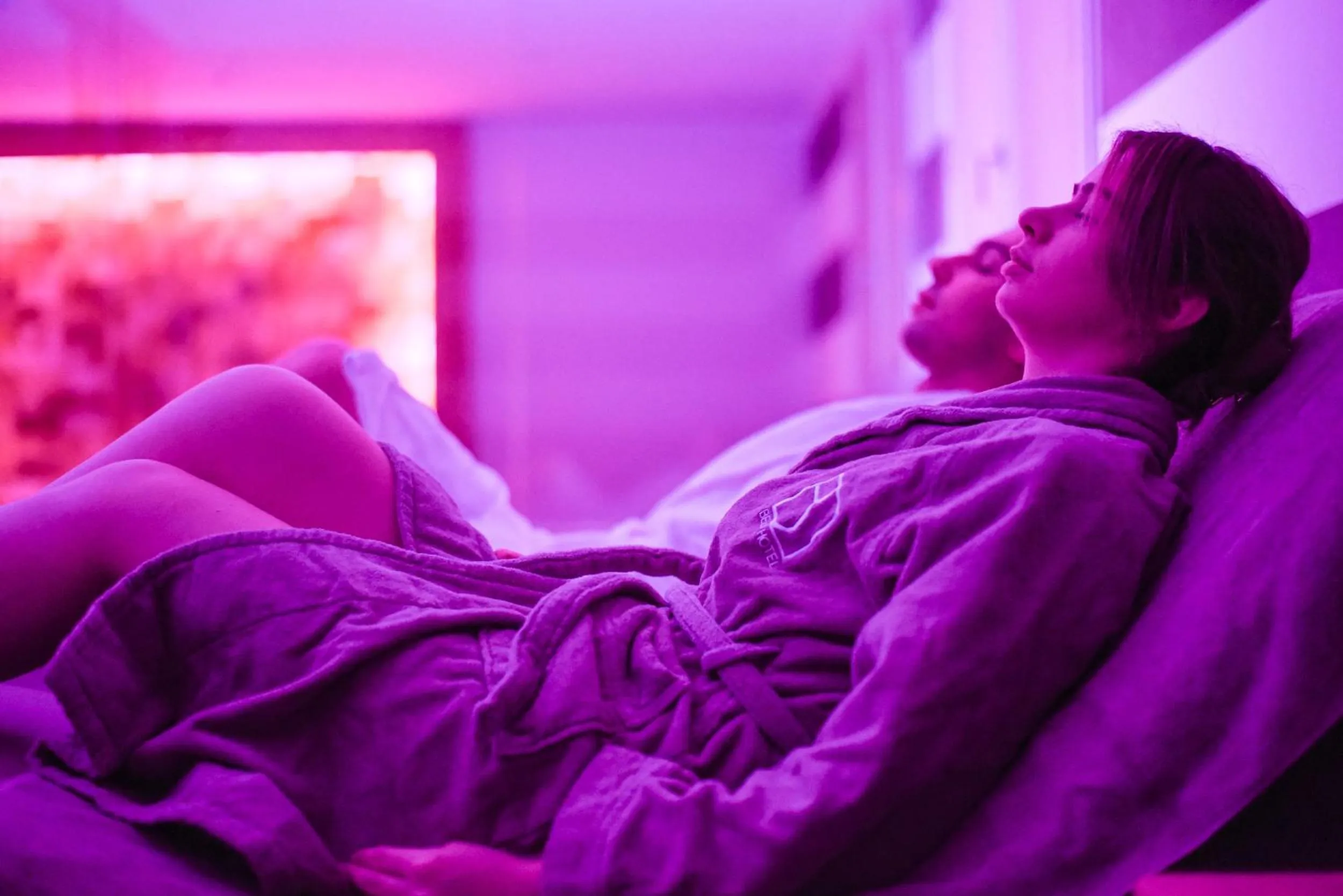 Spa and wellness centre/facilities, Bed in Bella Hotel & Restaurant with private dock for mooring boats