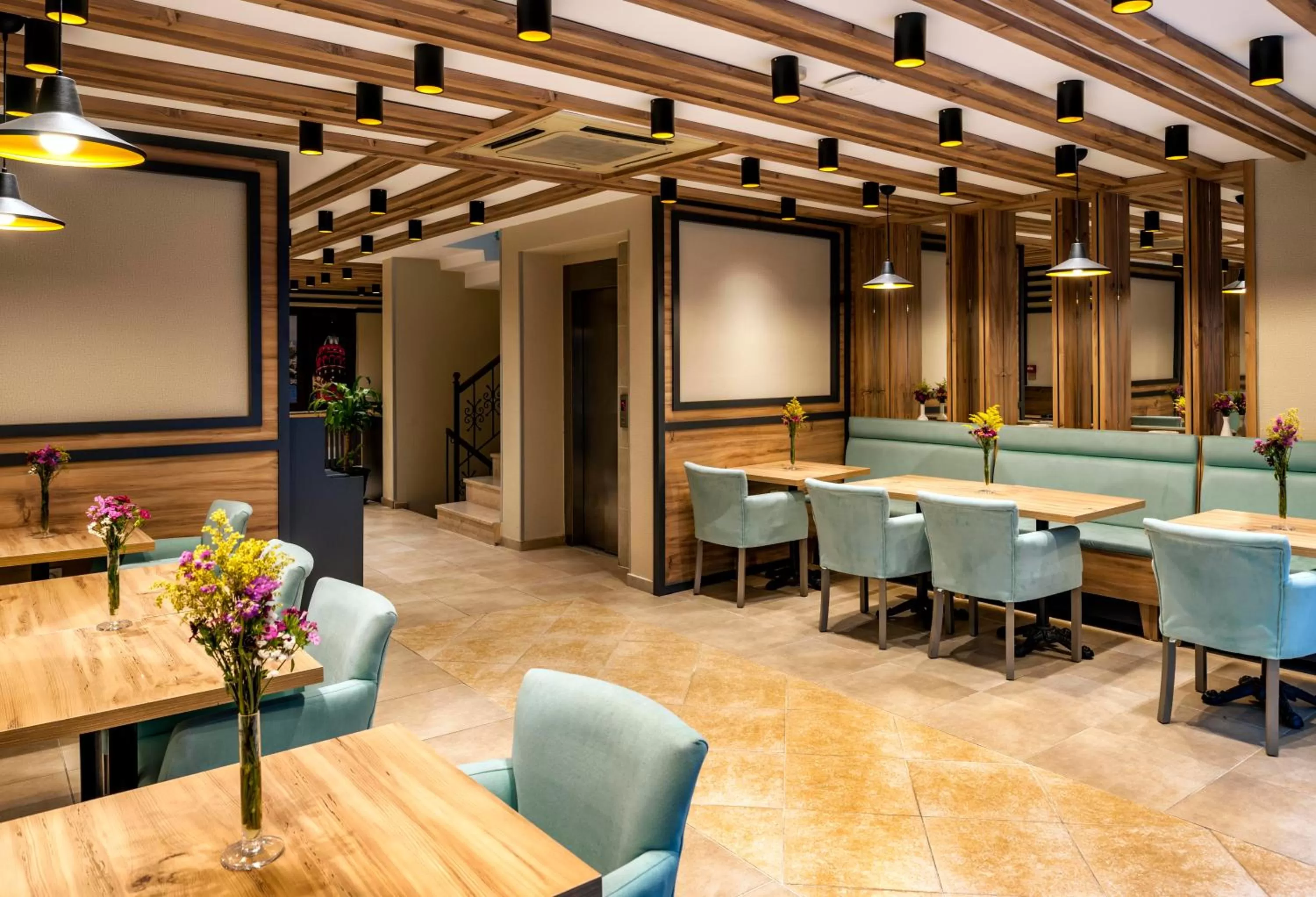 Lobby or reception in Kupeli Hotel