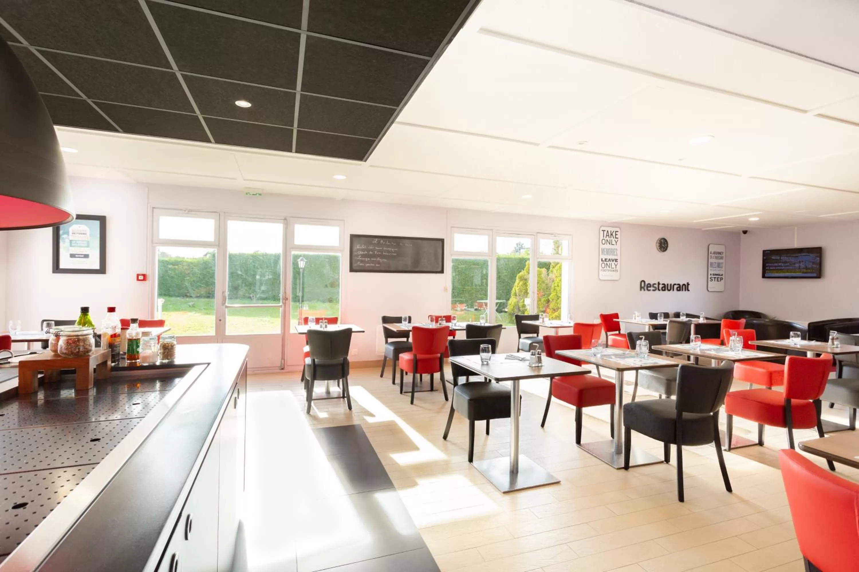 Restaurant/places to eat in KYRIAD Issoudun