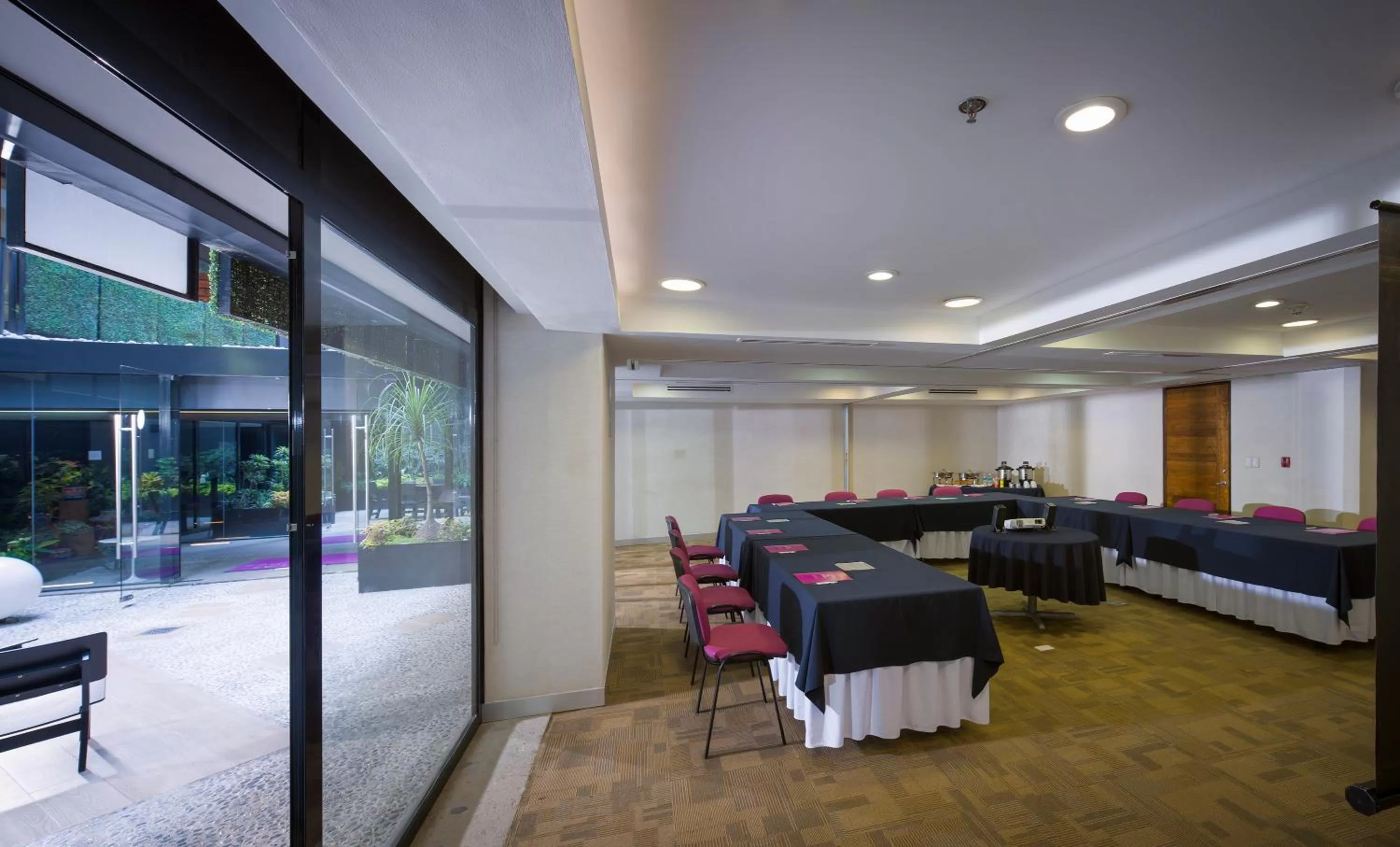 Meeting/conference room in Las Suites Campos Eliseos
