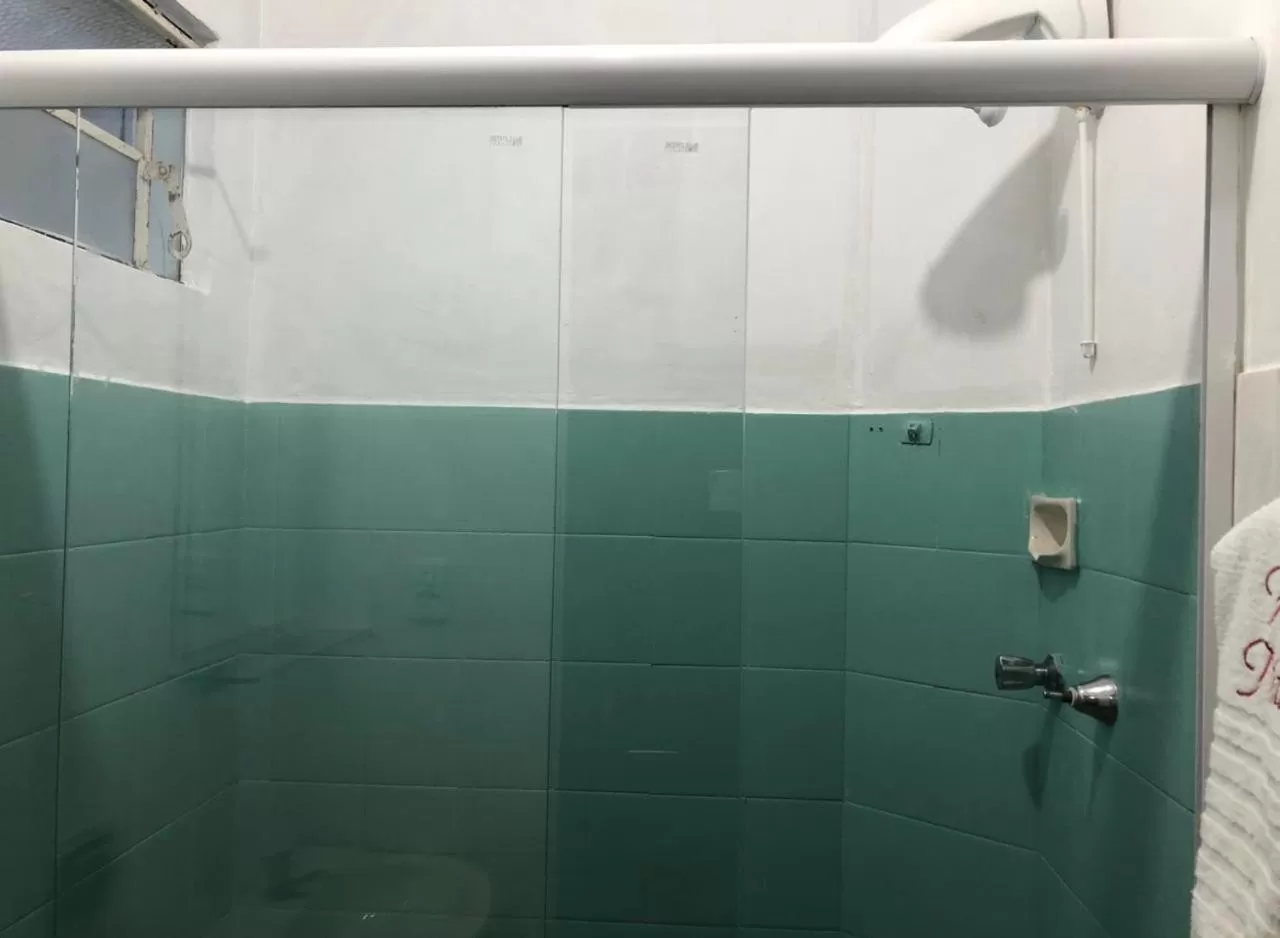 Bathroom in Hotel Nunes