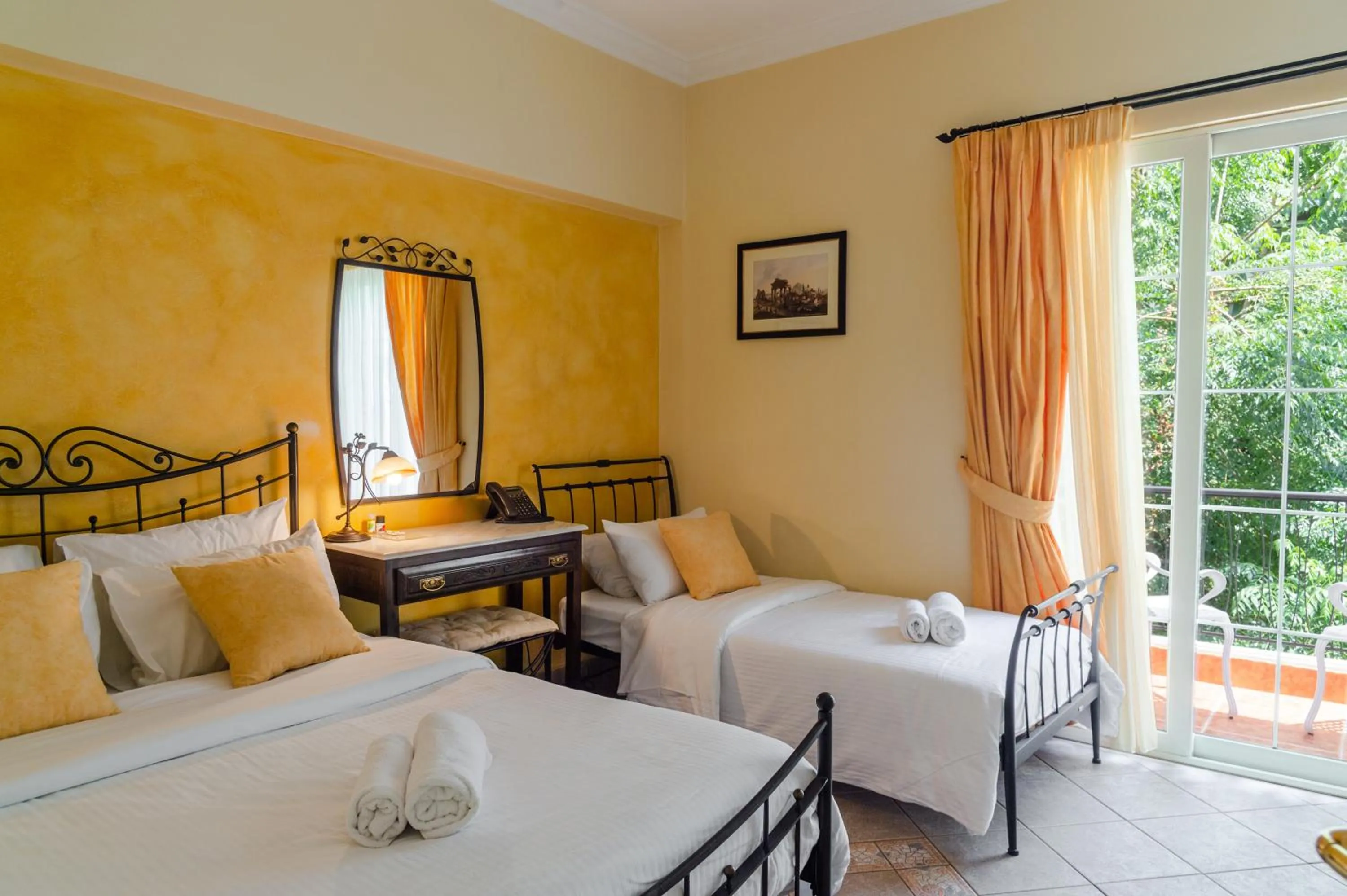 Balcony/Terrace, Bed in Marble House