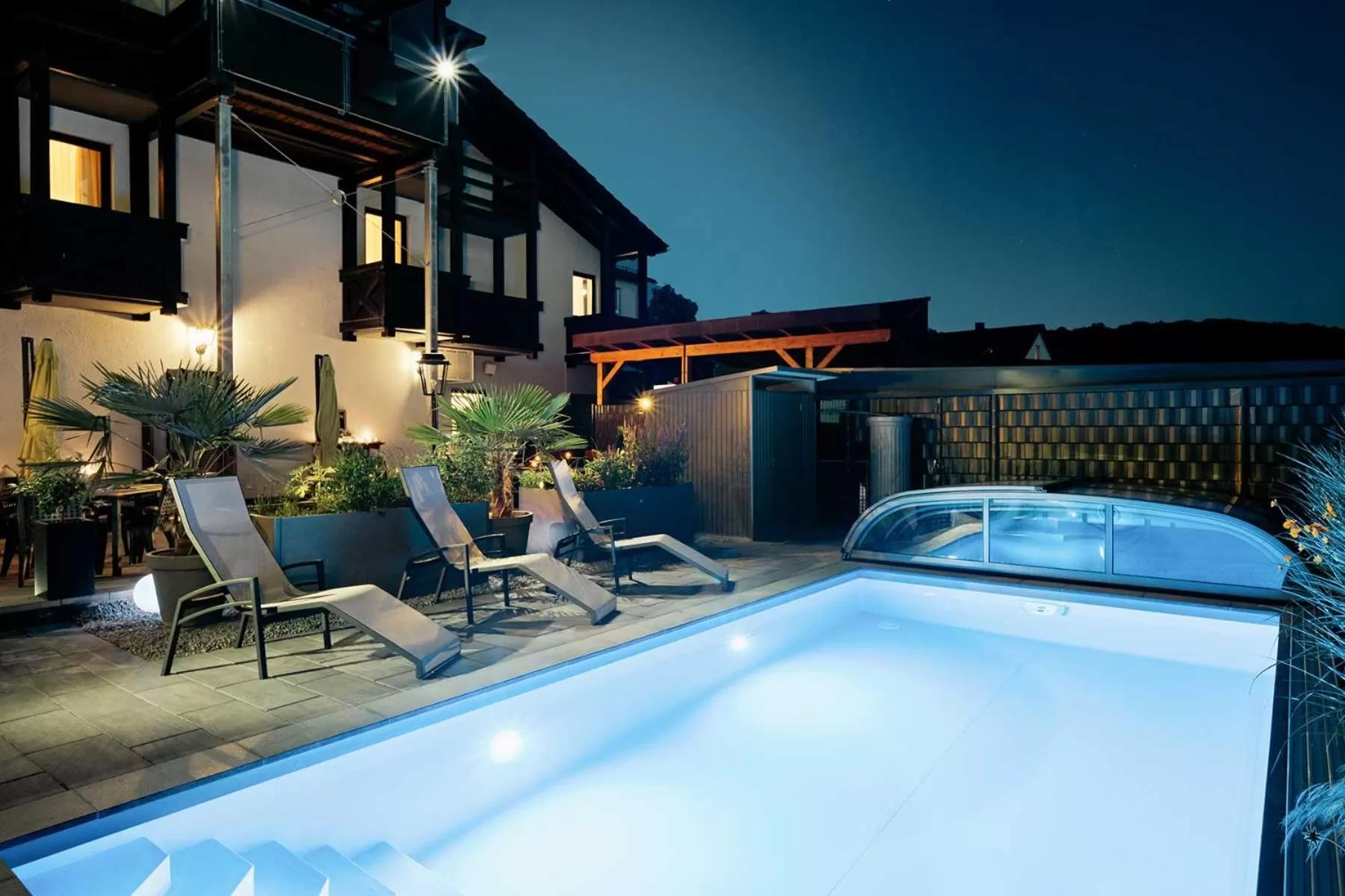 Property building, Swimming Pool in Hotel Park Cafe Reichl