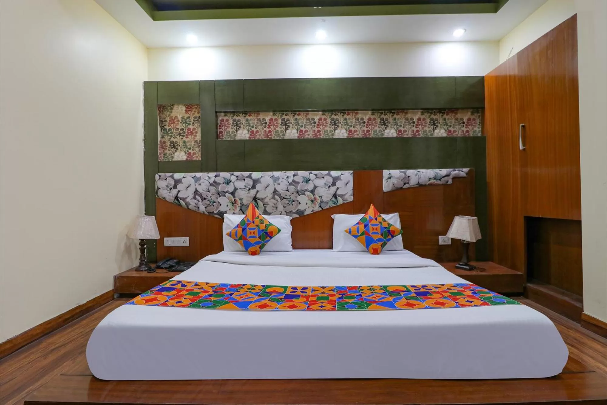 Bed in Staybook - Hotel City Stories - By Aira Xing, Paharganj, New Delhi