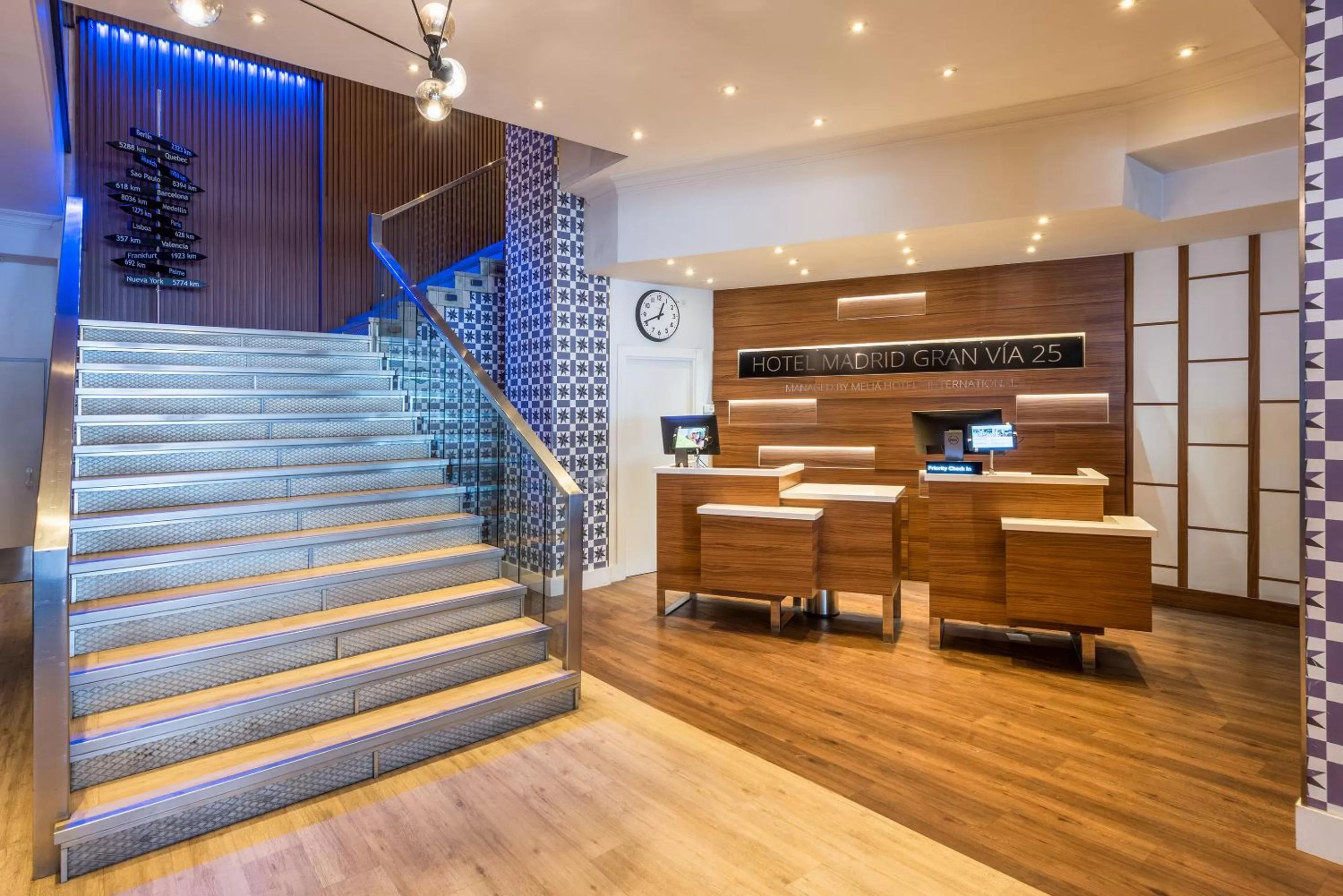 Lobby or reception in Hotel Madrid Gran Via 25, Affiliated by Meliá