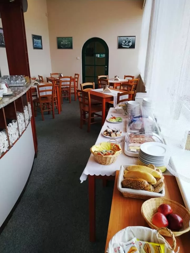 Breakfast, Restaurant/Places to Eat in Motel Vega