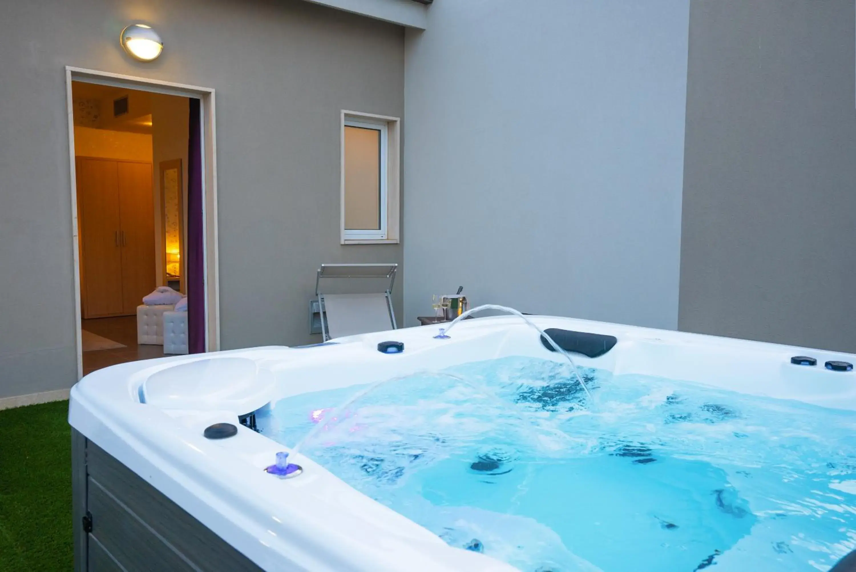 Suite with Private Pool in Hotel Torre Del Sud Suite with Private Pool in Hotel Torre Del Sud