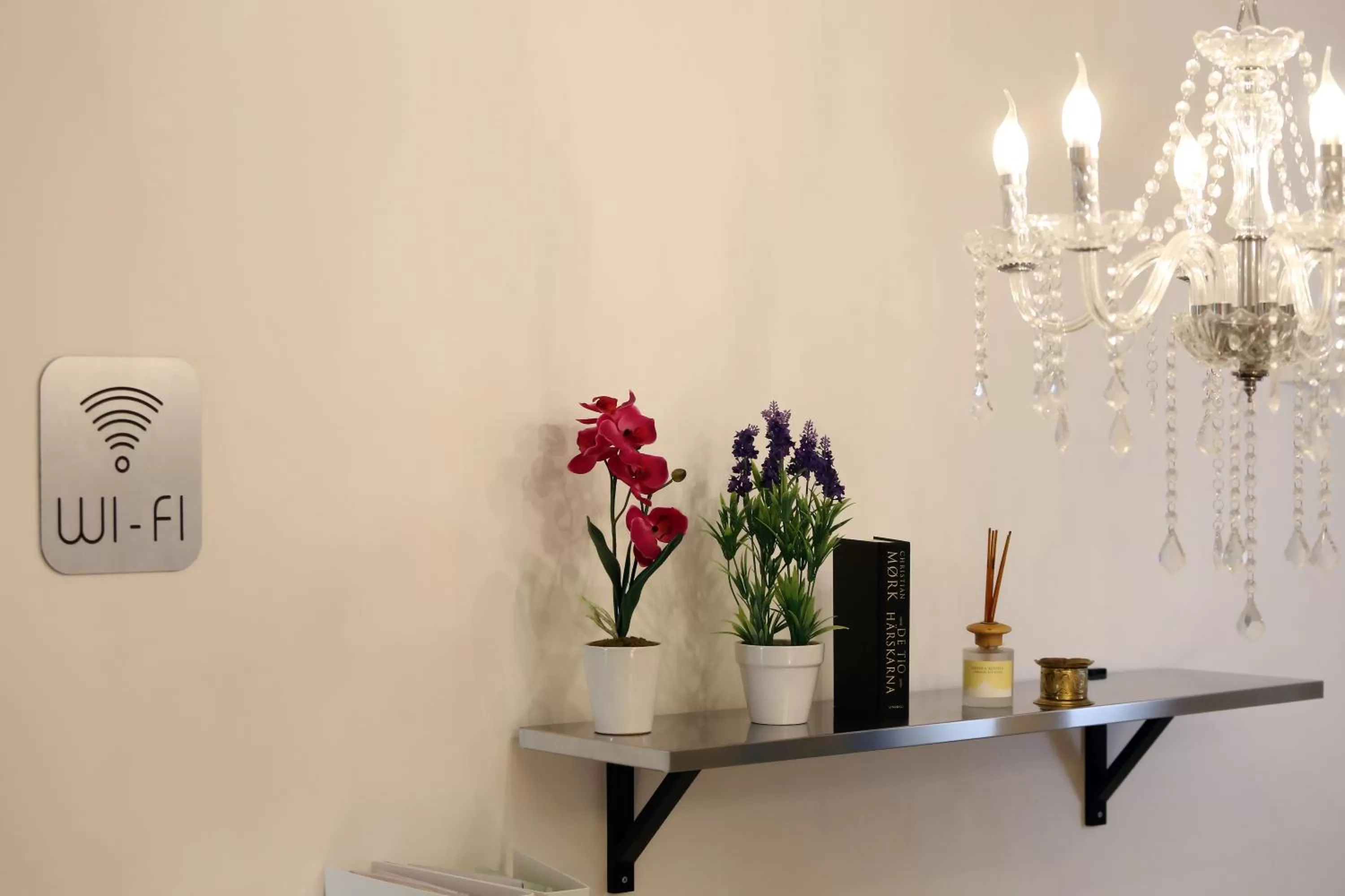 Decorative detail in B&B Brothers Suite Vomero