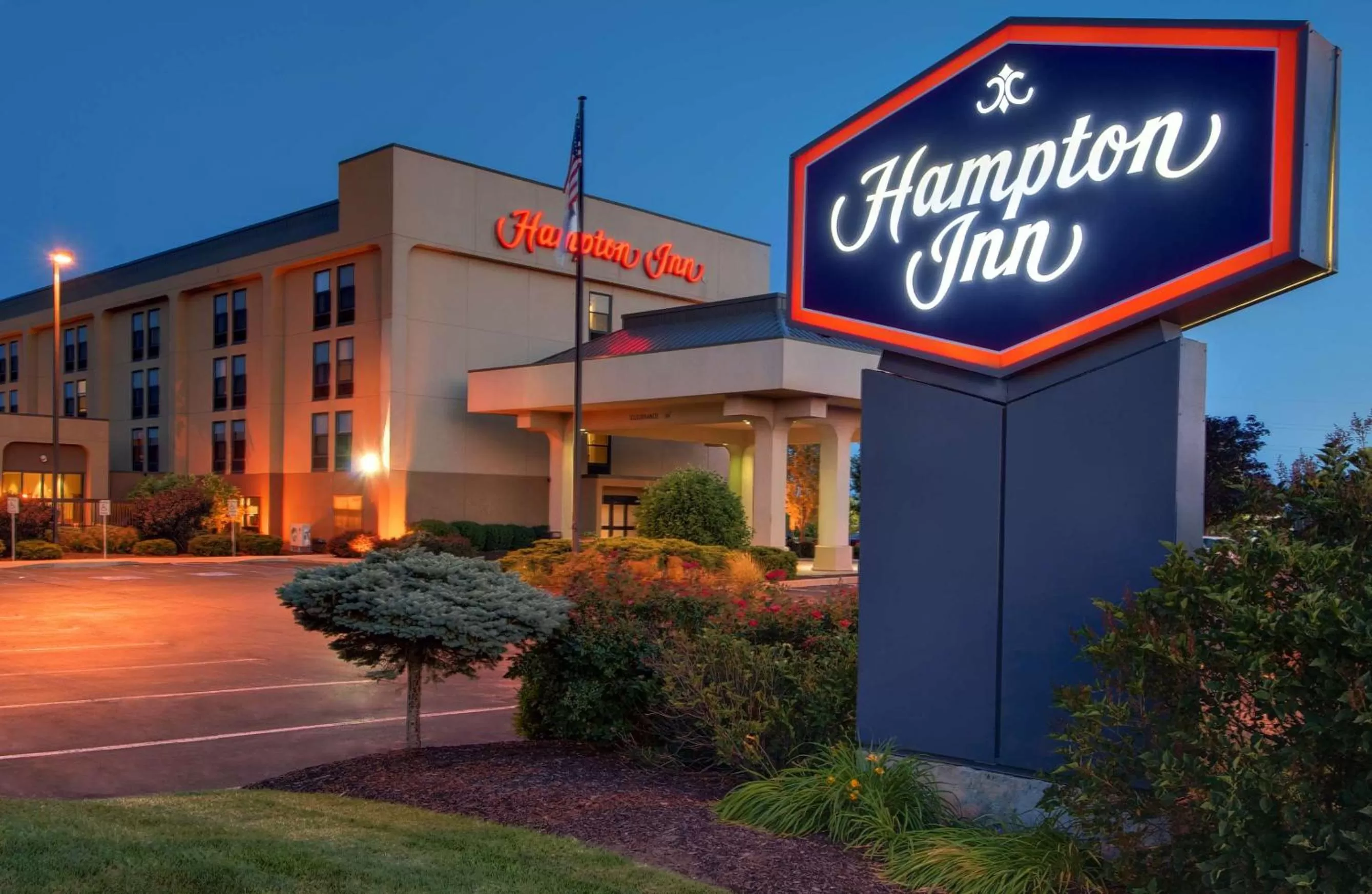 Property building in Hampton Inn Fort Wayne-Southwest