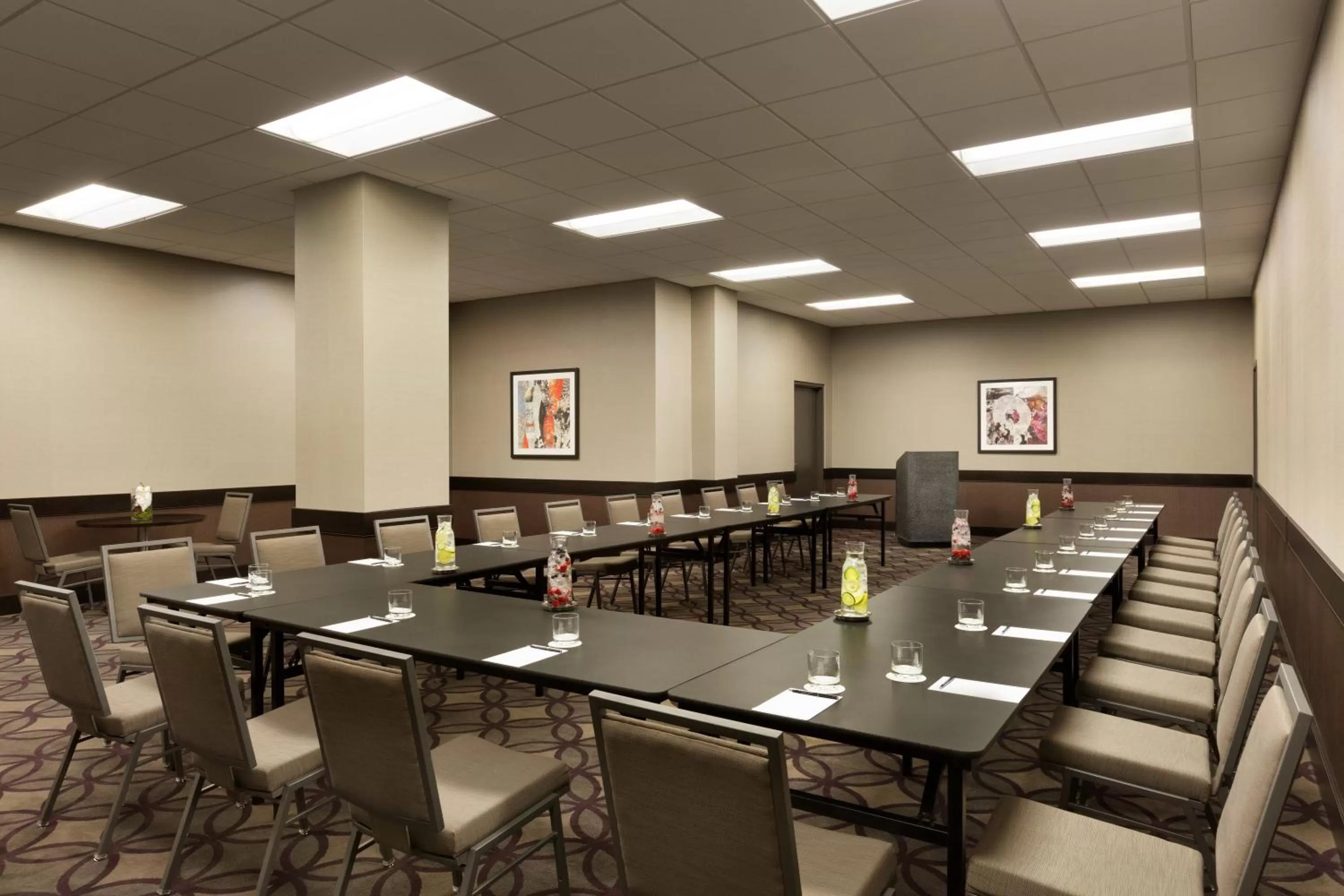 Meeting/conference room in InterContinental St. Paul Riverfront by IHG
