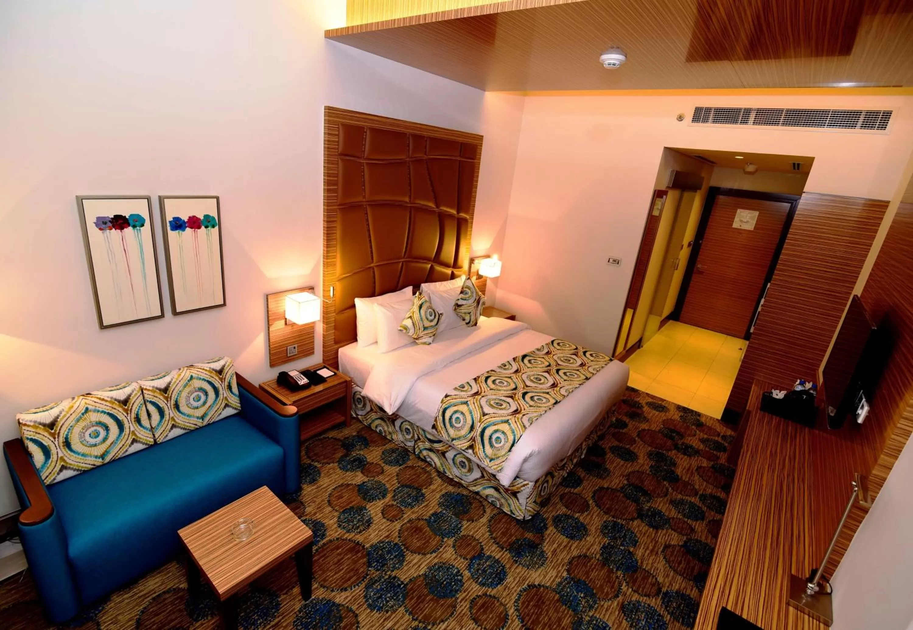 Photo of the whole room, Bed in Best Western Plus Pearl Creek