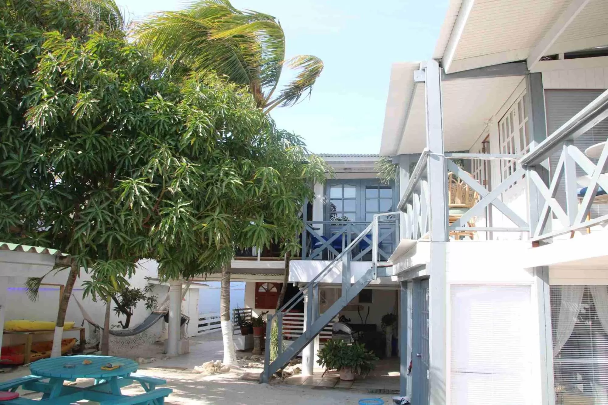 Property building in Coral Reef Beach