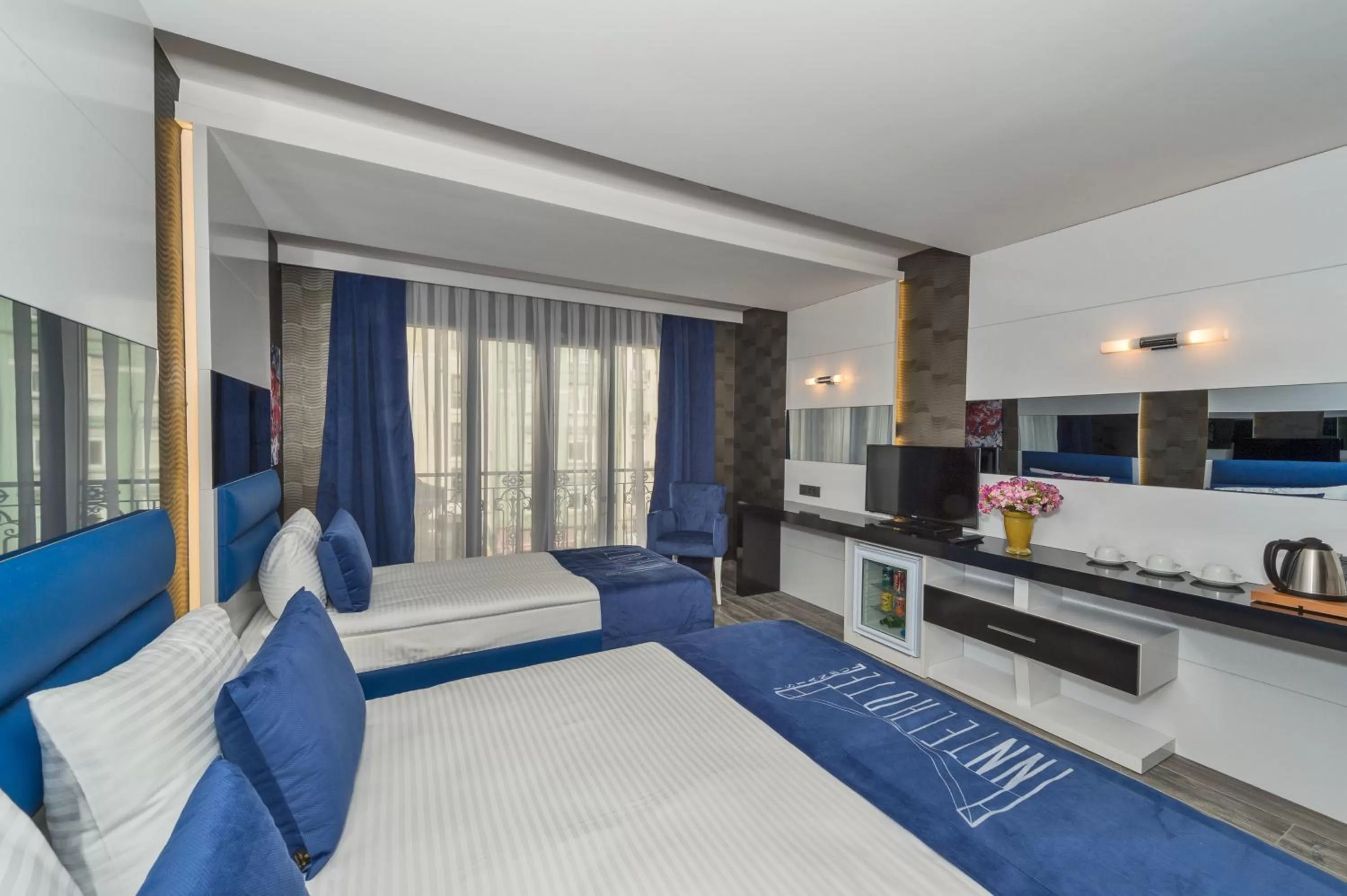 Photo of the whole room, Bed in Inntel Hotel Istanbul