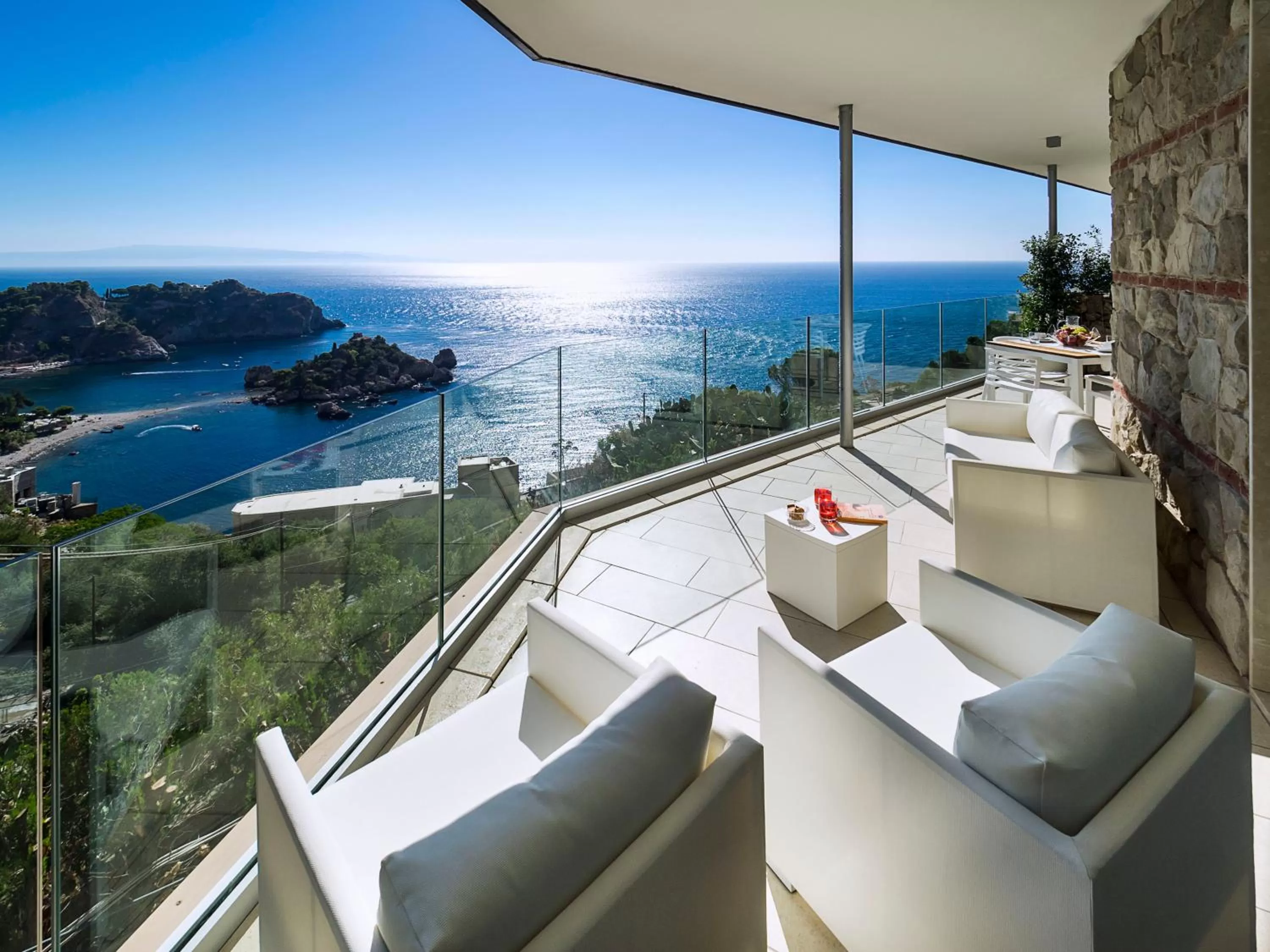 Day in Isola Bella Infinity Suites