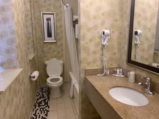 Standard 1 King Bed Corner Room Non Smoking in Comfort Inn Downtown DC/Convention Center