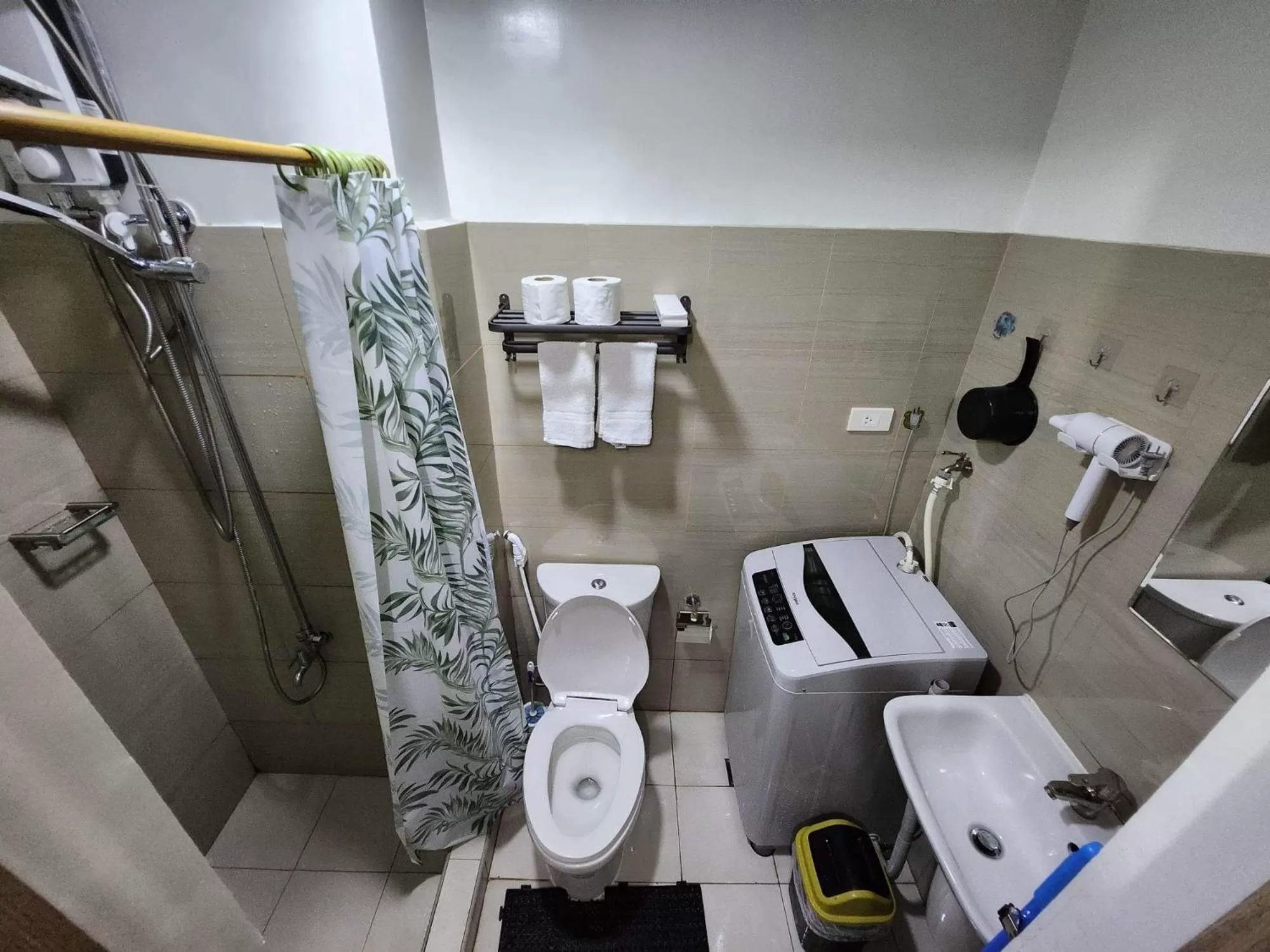 Bathroom in NorChel's Staycation near Mall of Asia