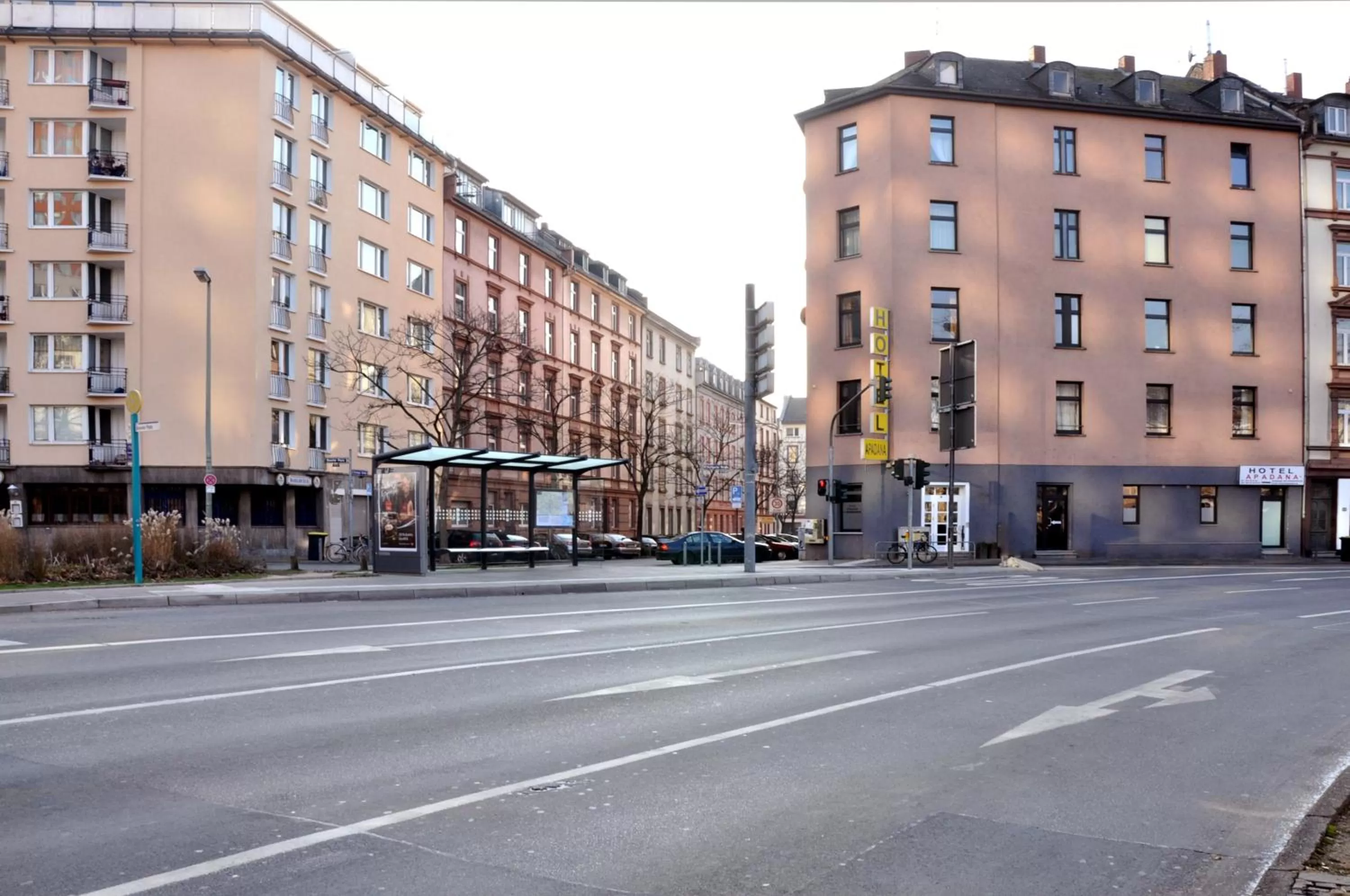 Property building in Hotel Apadana Frankfurt