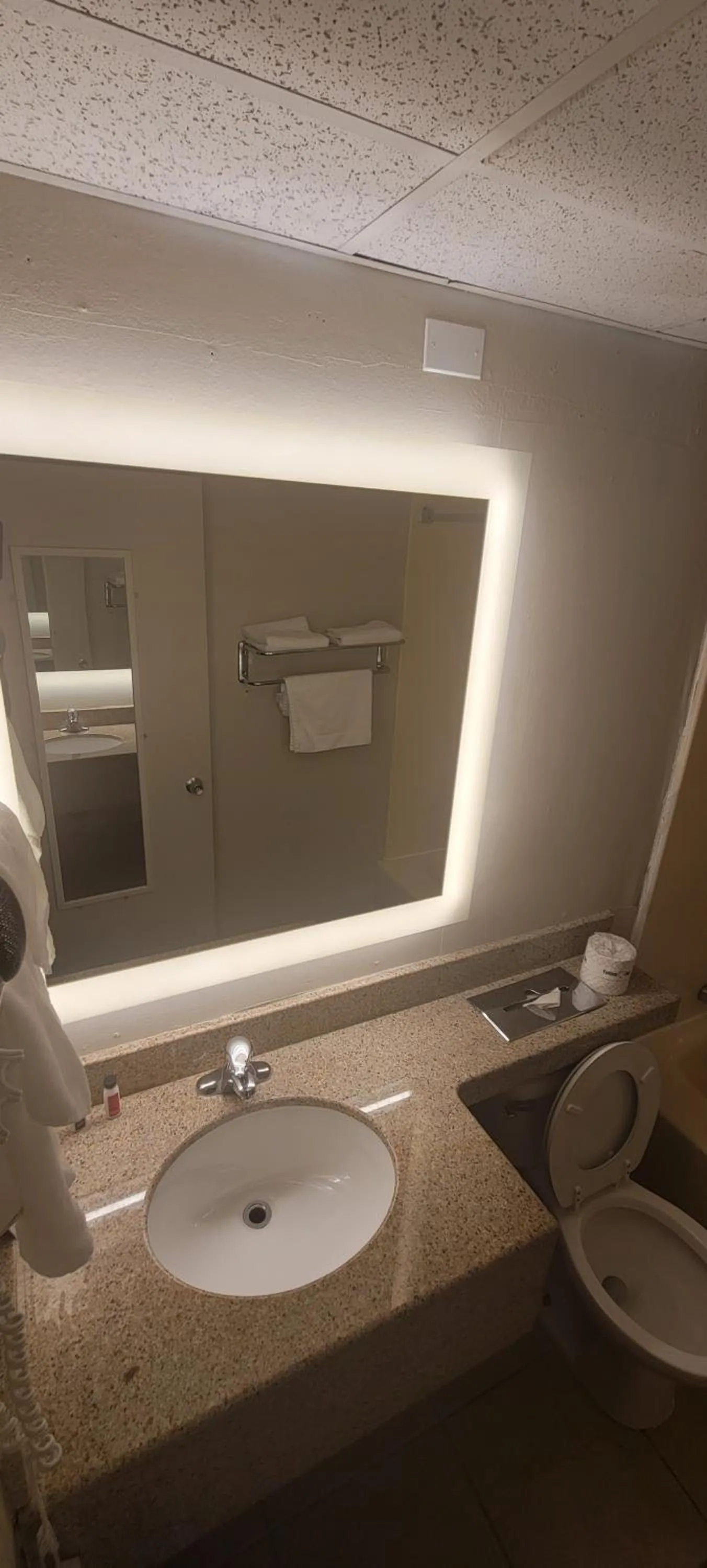 Bathroom in Howard Johnson by Wyndham Newburgh