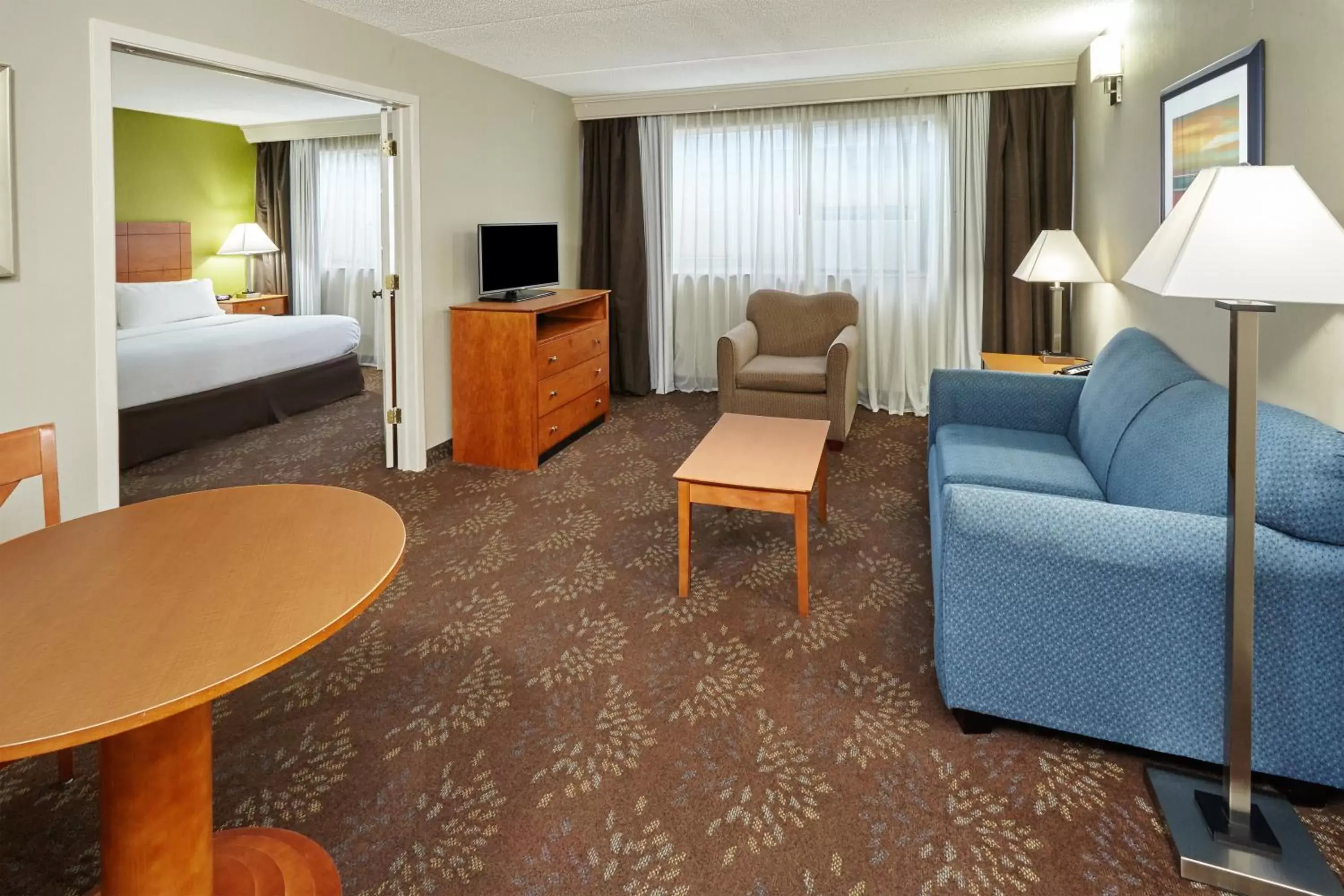 King Suite with Sofa Bed in Holiday Inn Chicago Matteson Conference Center by IHG King Suite with Sofa Bed in Holiday Inn Chicago Matteson Conference Center by IHG