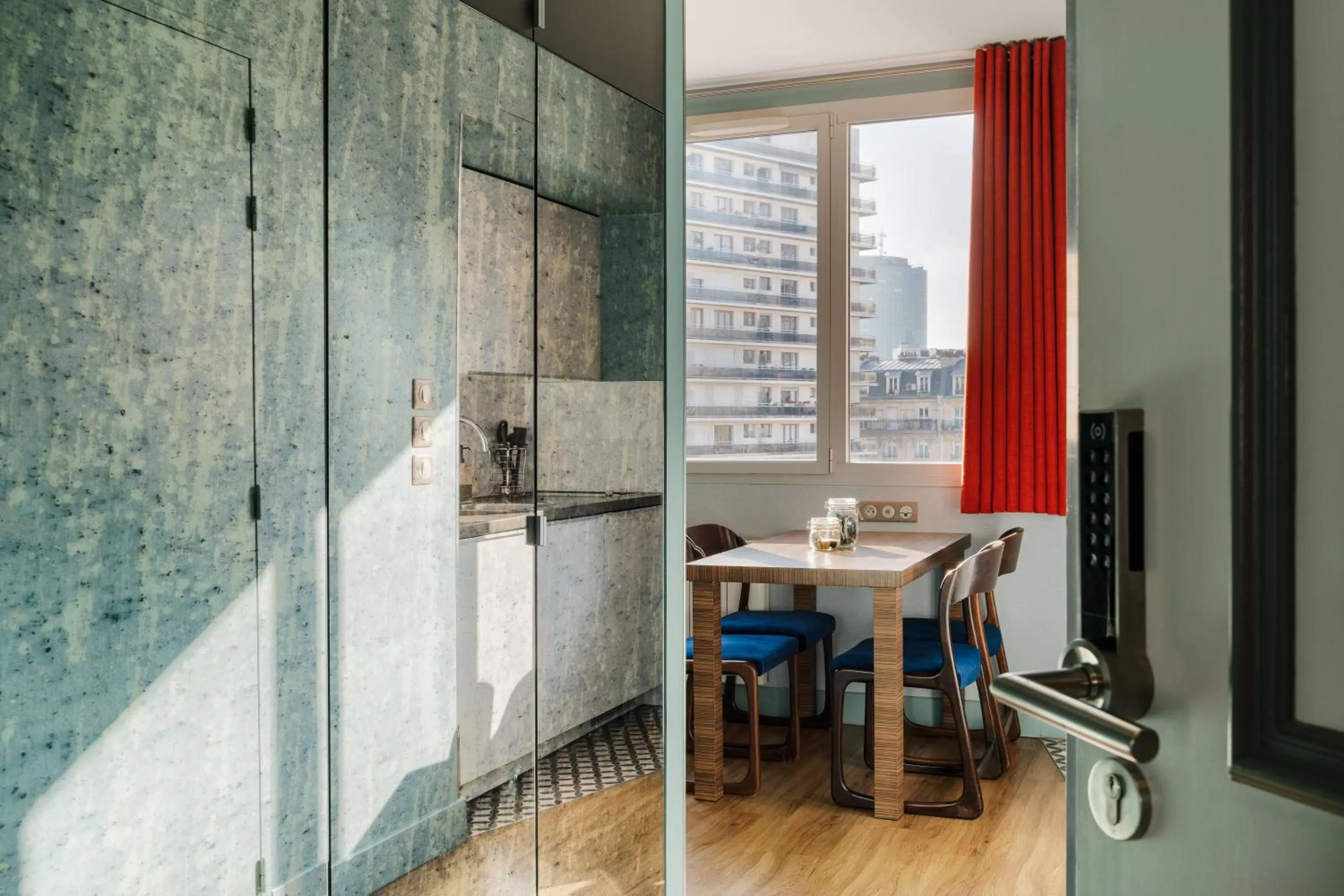 Dining area in Edgar Suites Expo Paris Porte de Versailles