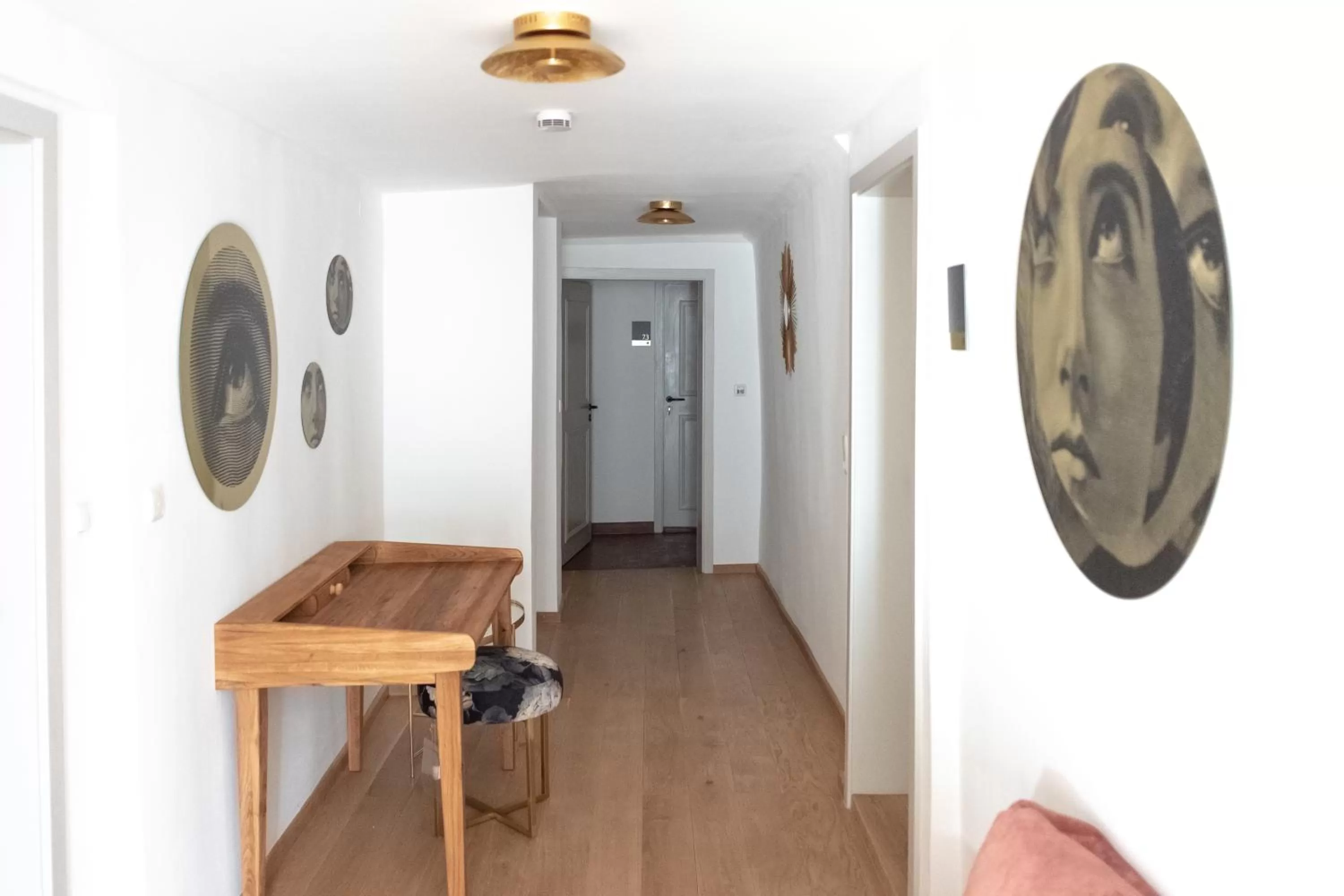 Living room in ANA Living Augsburg City Center by Arthotel ANA - Self-Service-Hotel