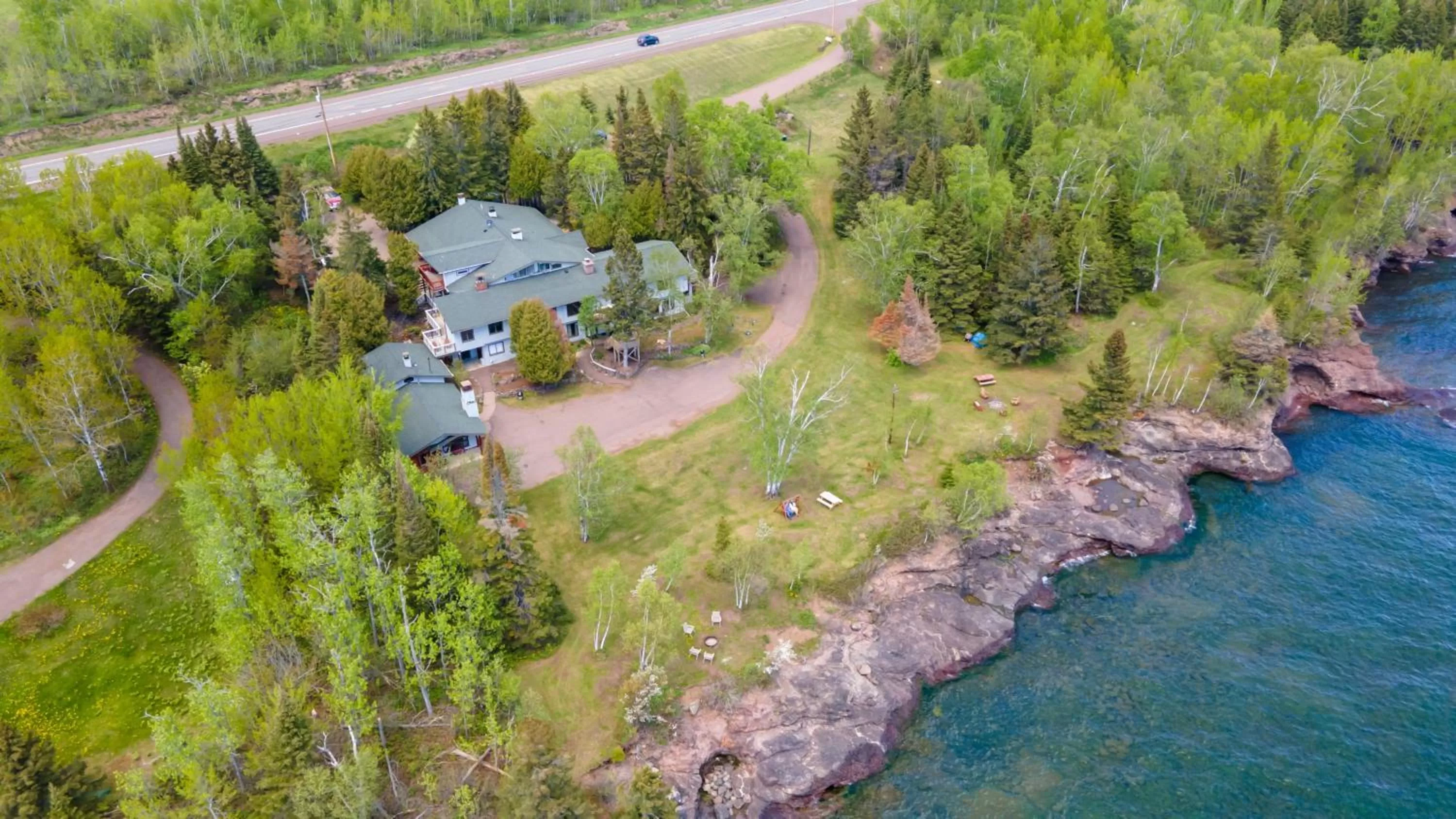 Thomsonite Inn on Lake Superior