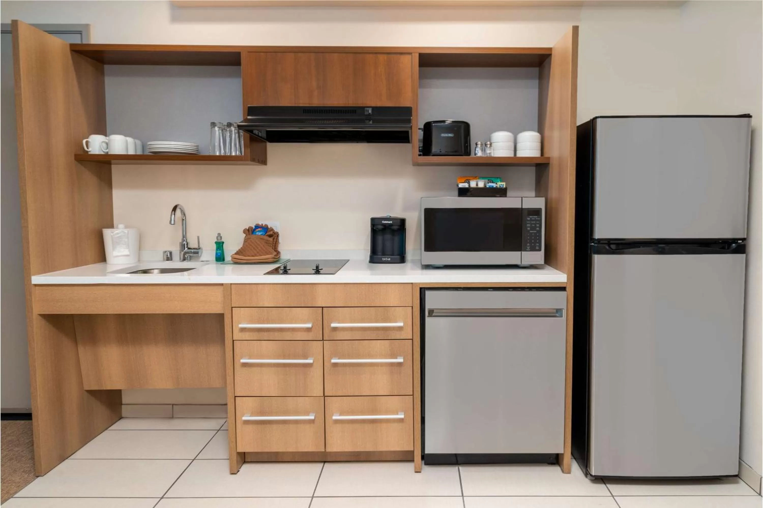 Kitchen or kitchenette in Home2 Suites Corona, Ca