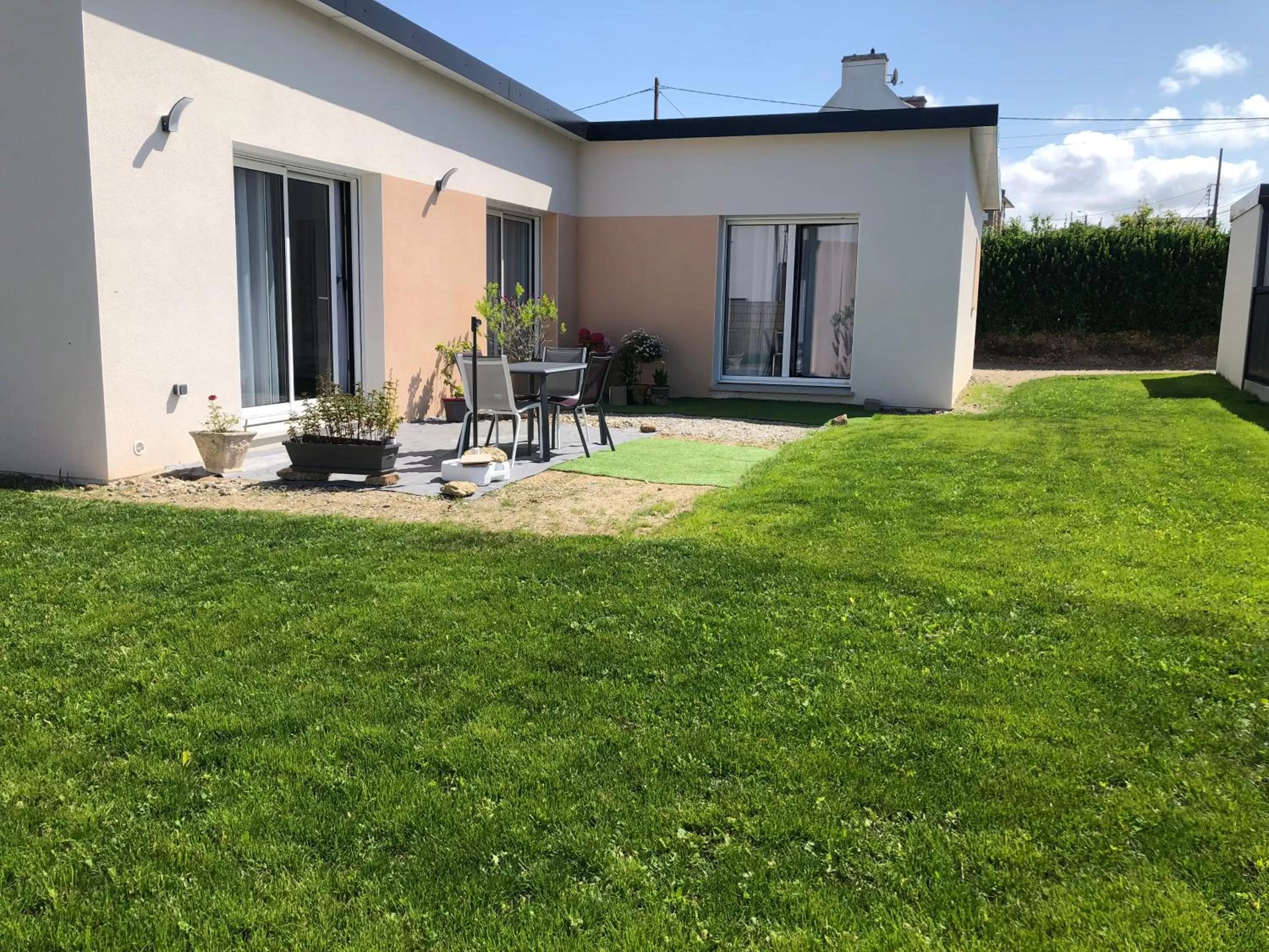 Property Building in Chez Yolande