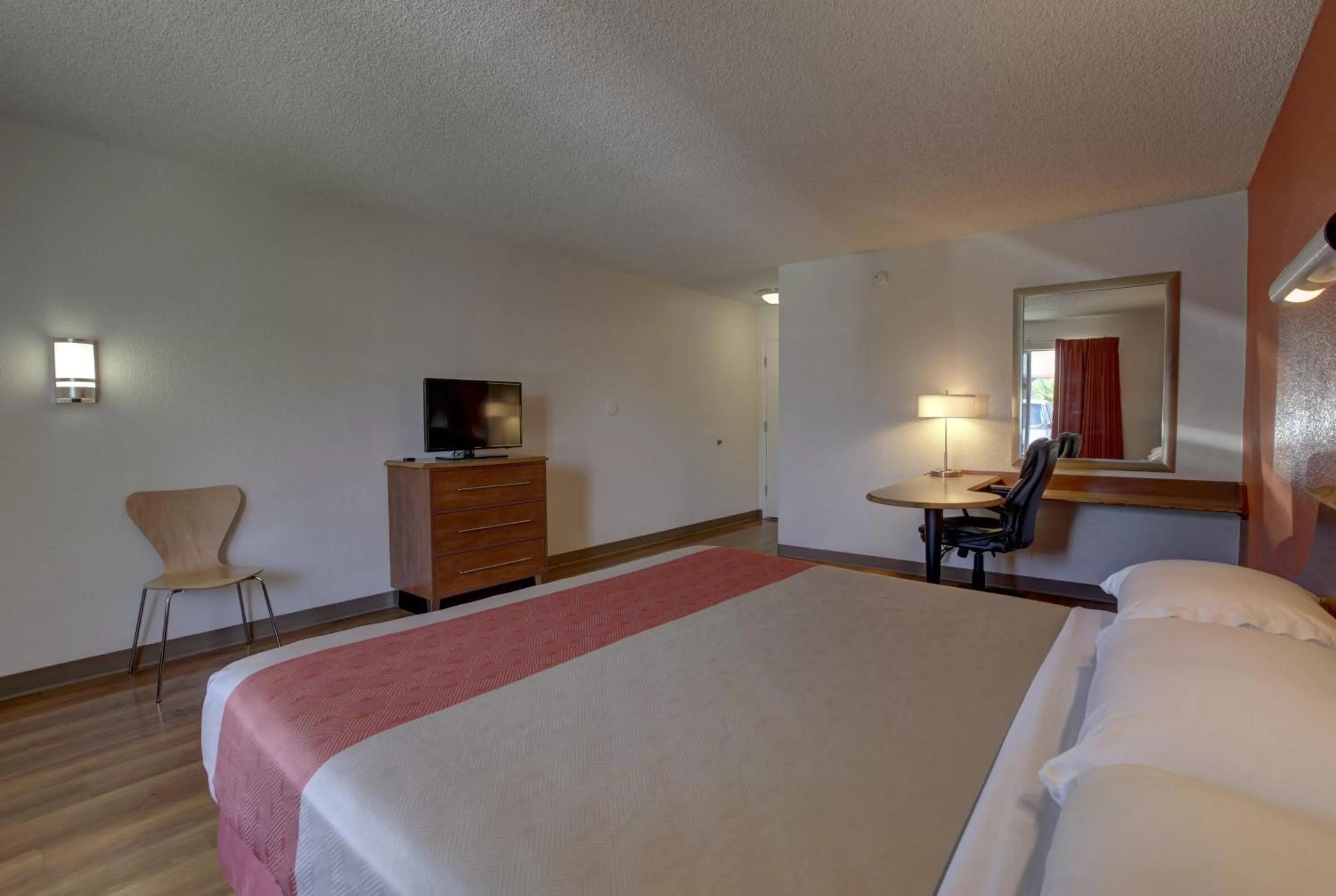 Bed in Motel 6-Santa Ana, CA - Irvine - Orange County Airport