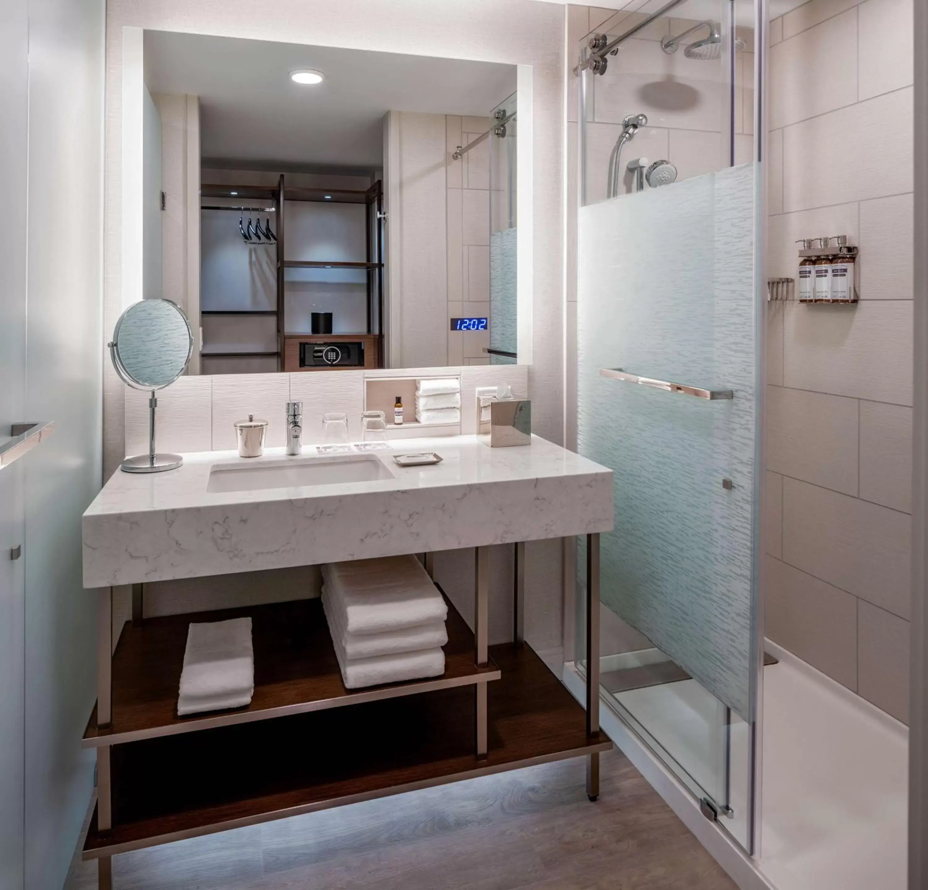 Queen Room with Two Queen Beds and View in Hyatt Regency Portland at the Oregon Convention Center Queen Room with Two Queen Beds and View in Hyatt Regency Portland at the Oregon Convention Center