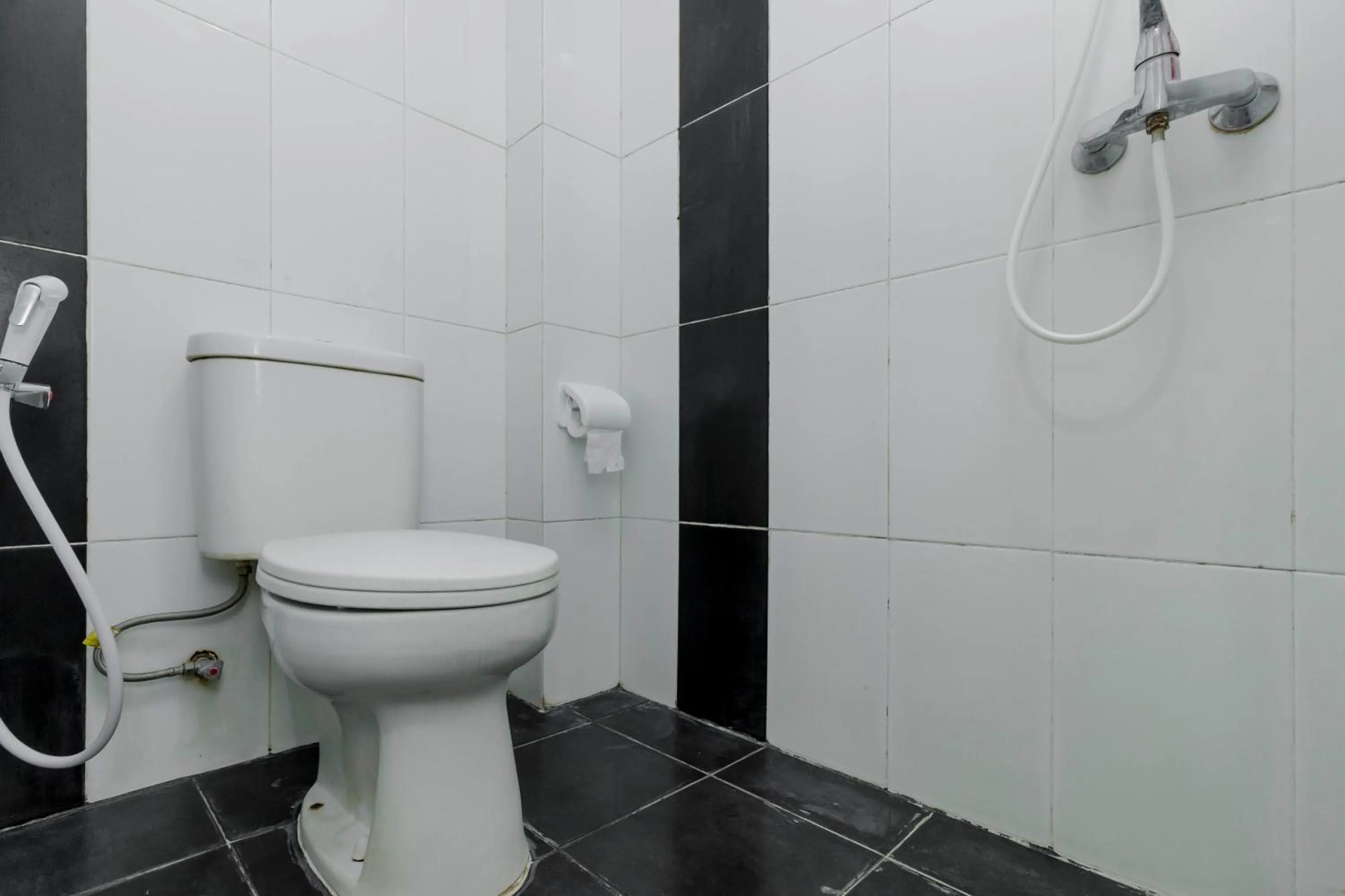 RedDoorz Plus @ Pasar Baru