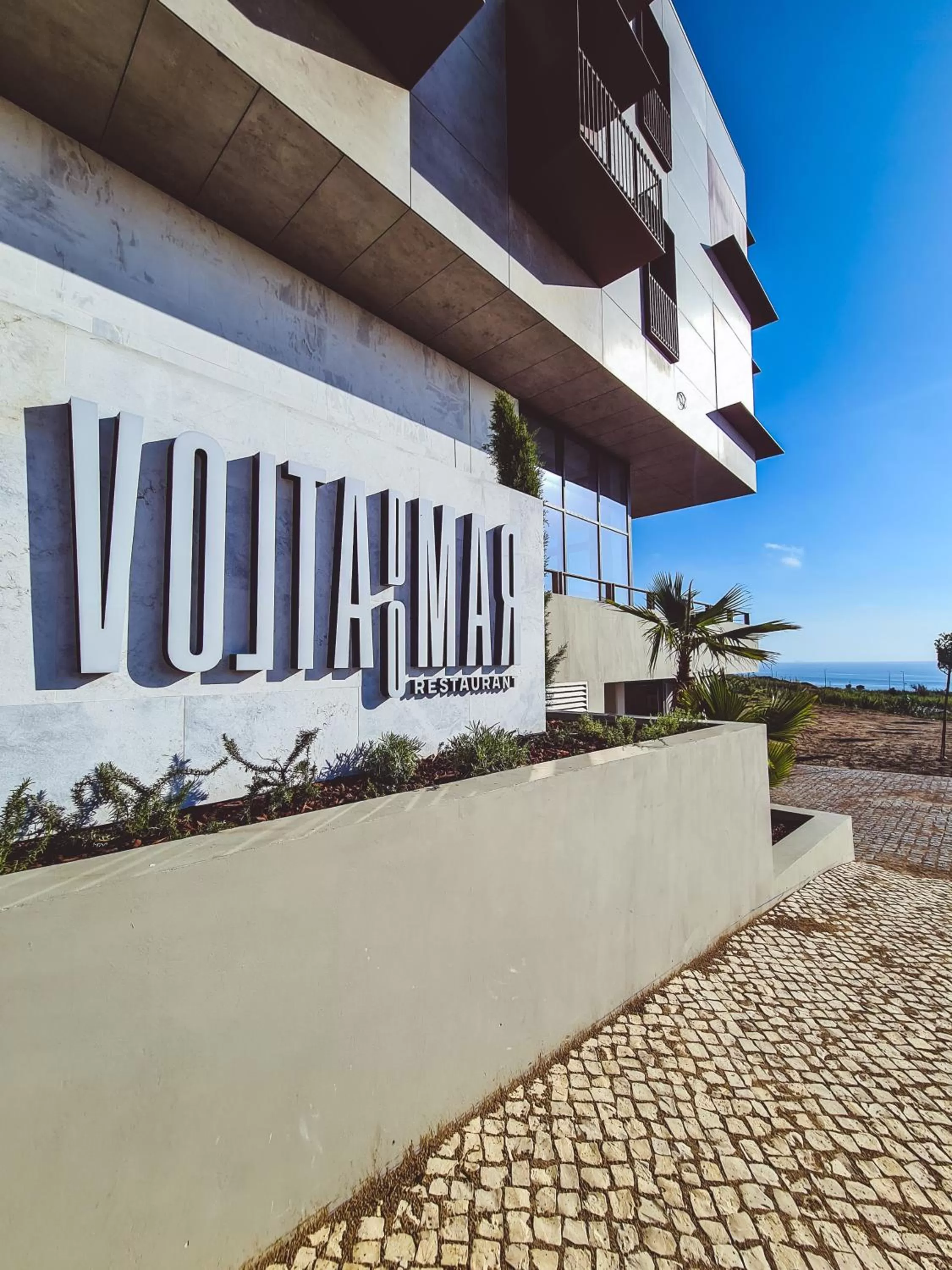 Restaurant/places to eat in Sines Sea View Business & Leisure Hotel