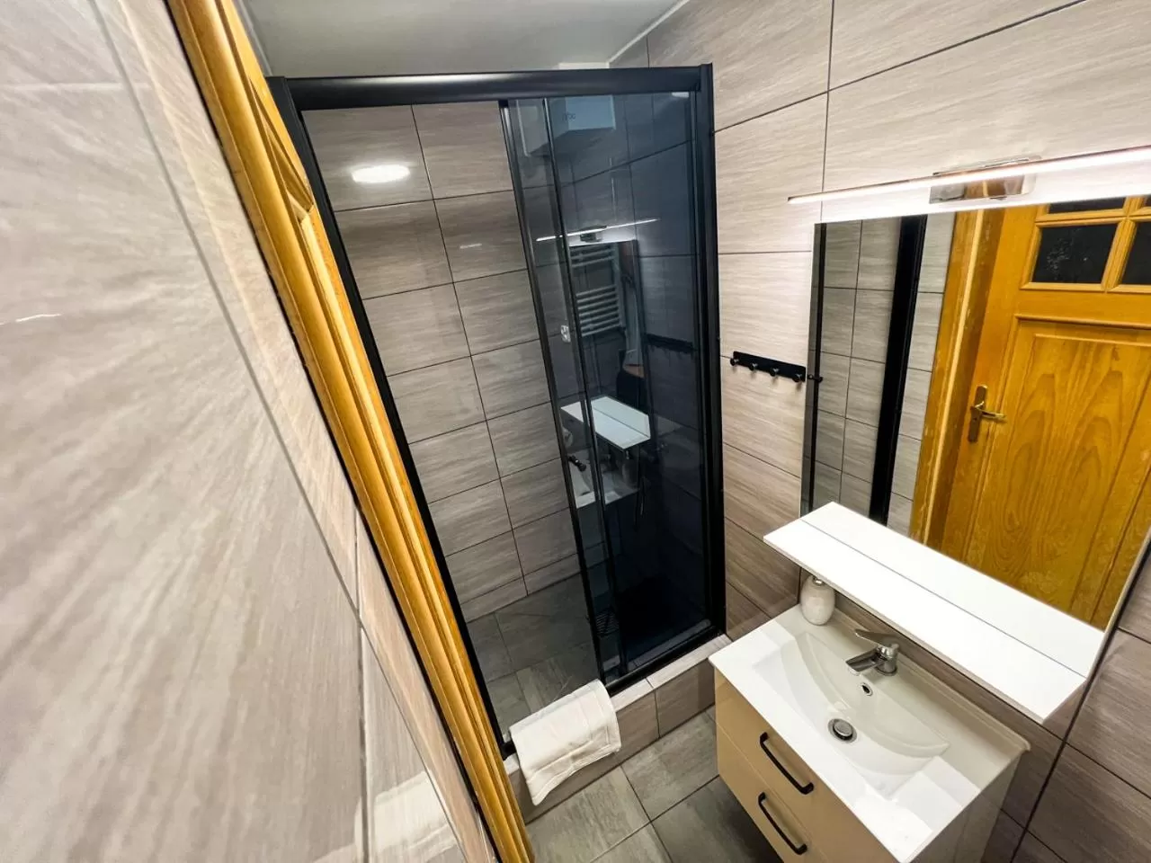 Shower in Willa Sonata - Apartamenty & Balia - Szklarska Poręba