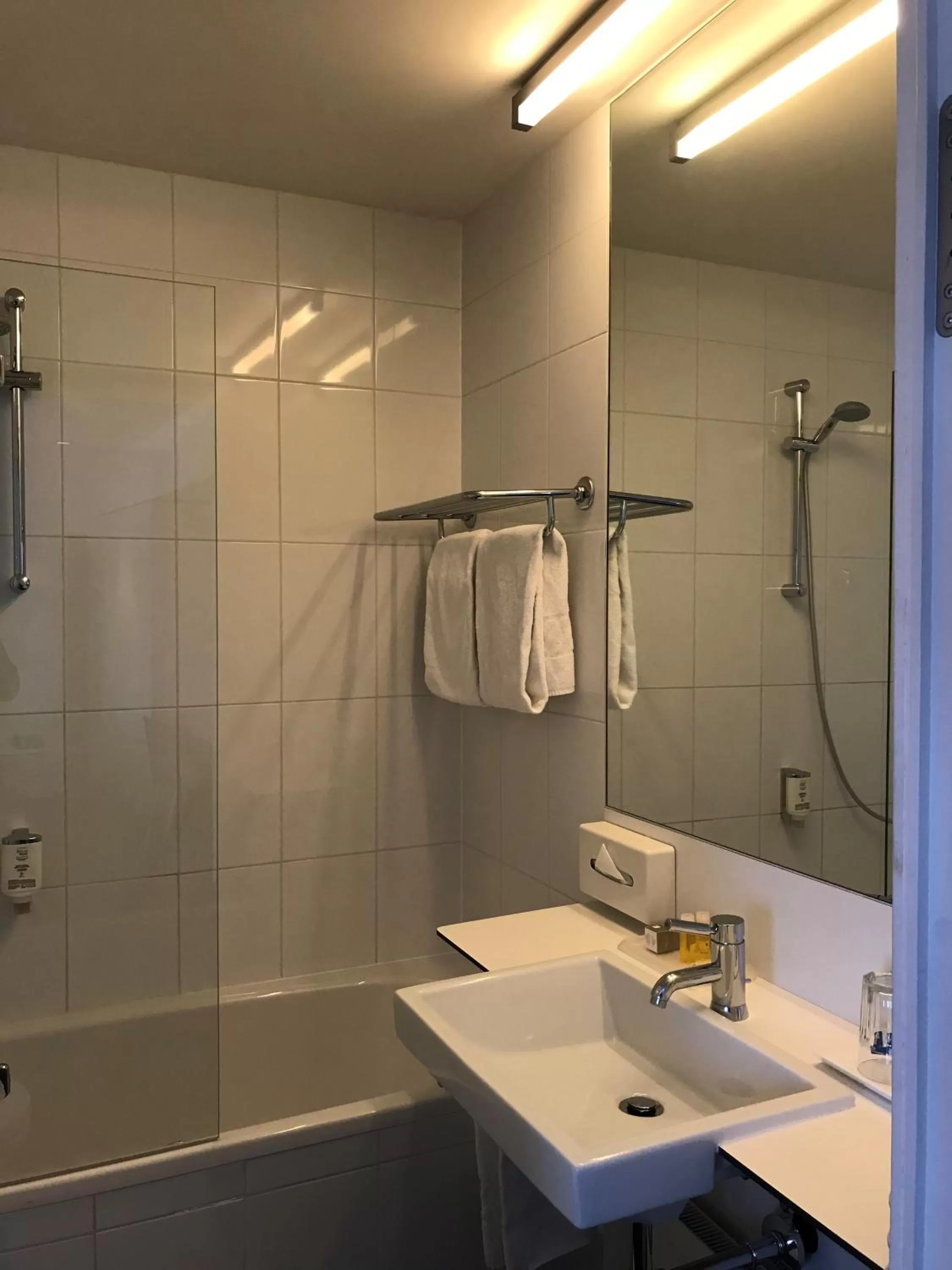 Bathroom in Parkhotel Hall in Tirol