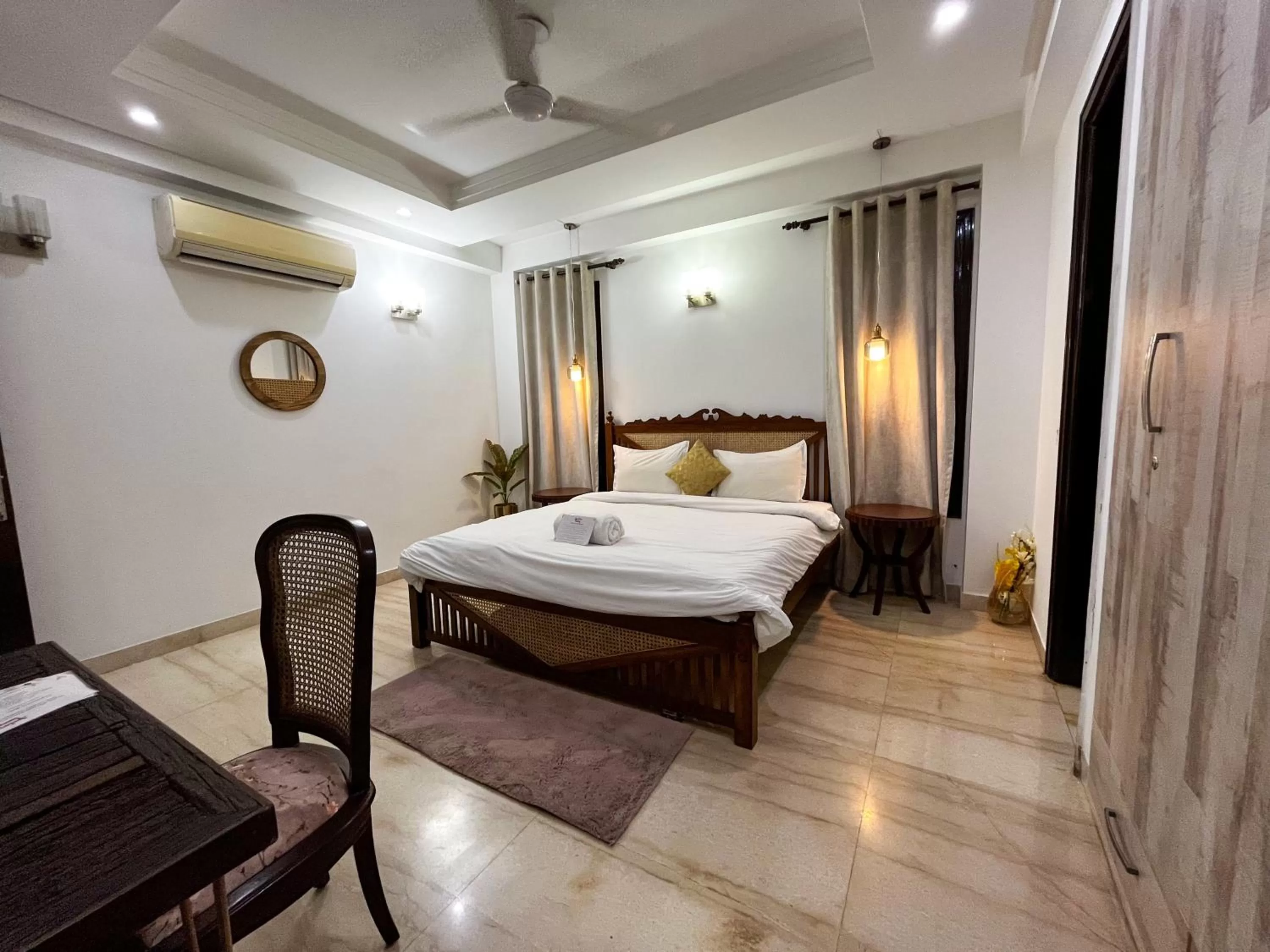 Bed in Avatar Living @Safdarjung Enclave