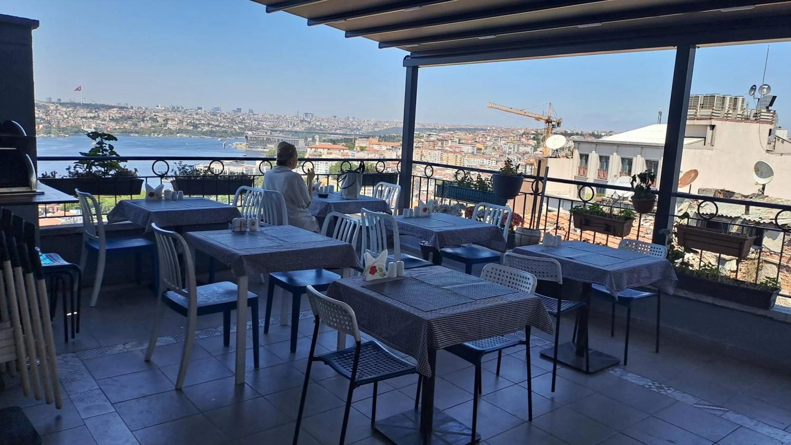Restaurant/Places to Eat in Taksim Terrace Hotel