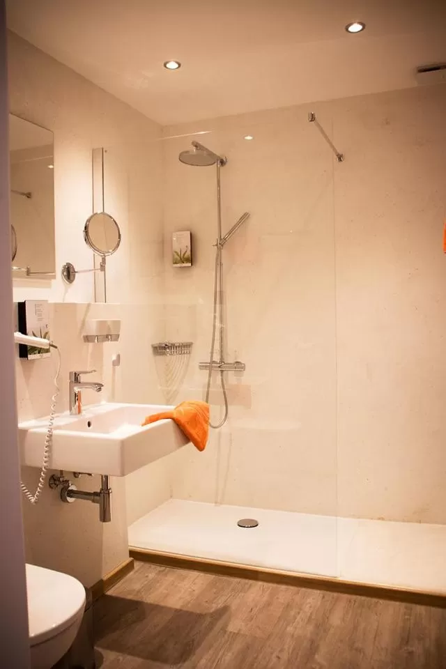 Bathroom in Landhotel Weißer Hahn