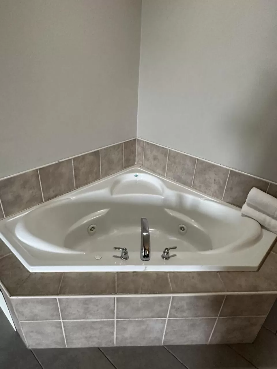 Hot Tub in La Quinta by Wyndham Oklahoma City -Yukon