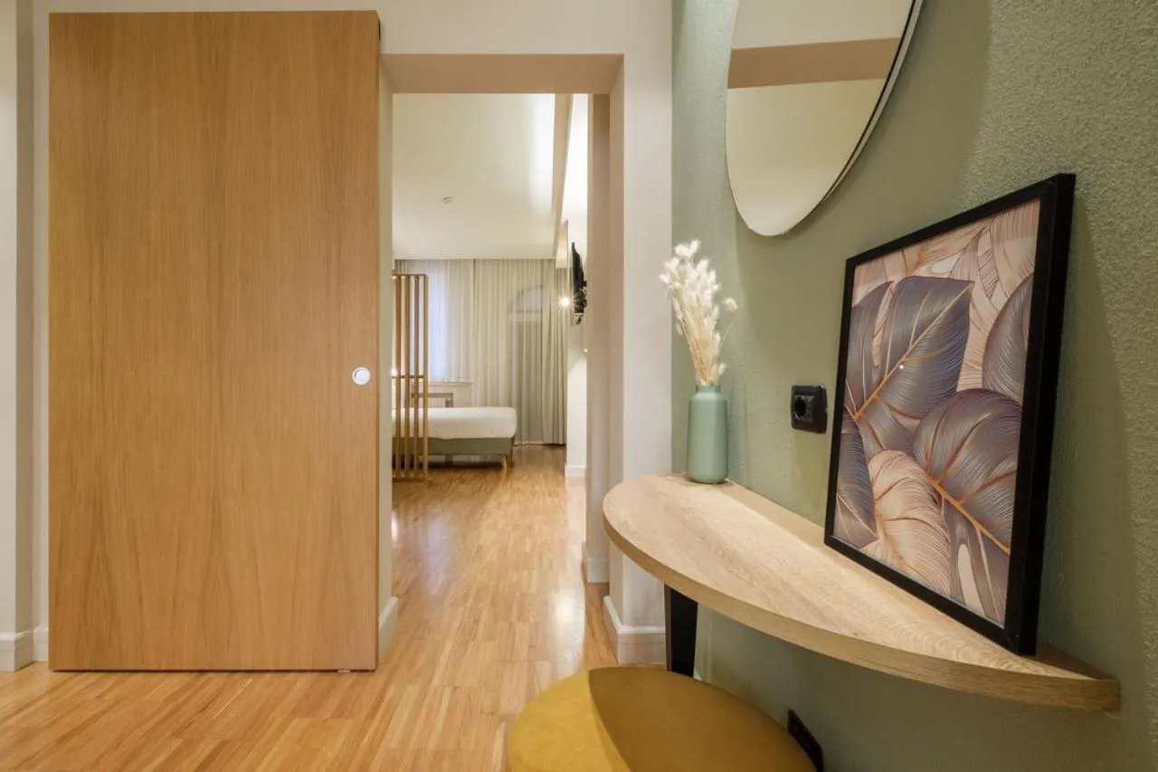 Photo of the whole room, Bed in Hotel Touring