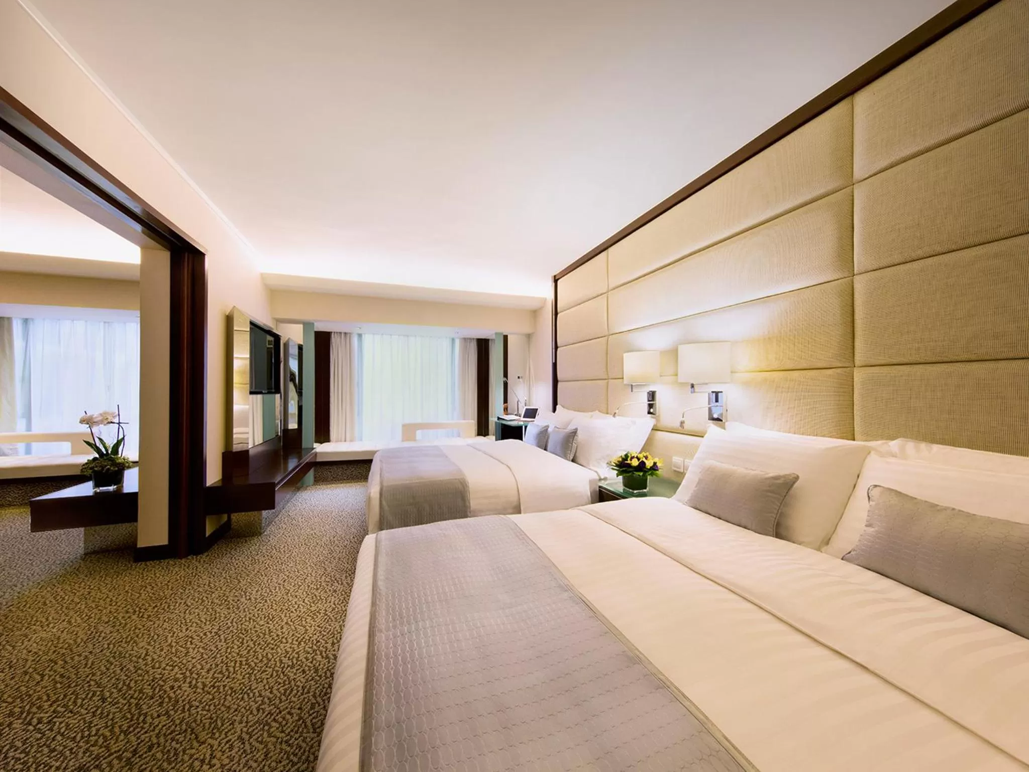 Bed in Regal Kowloon Hotel